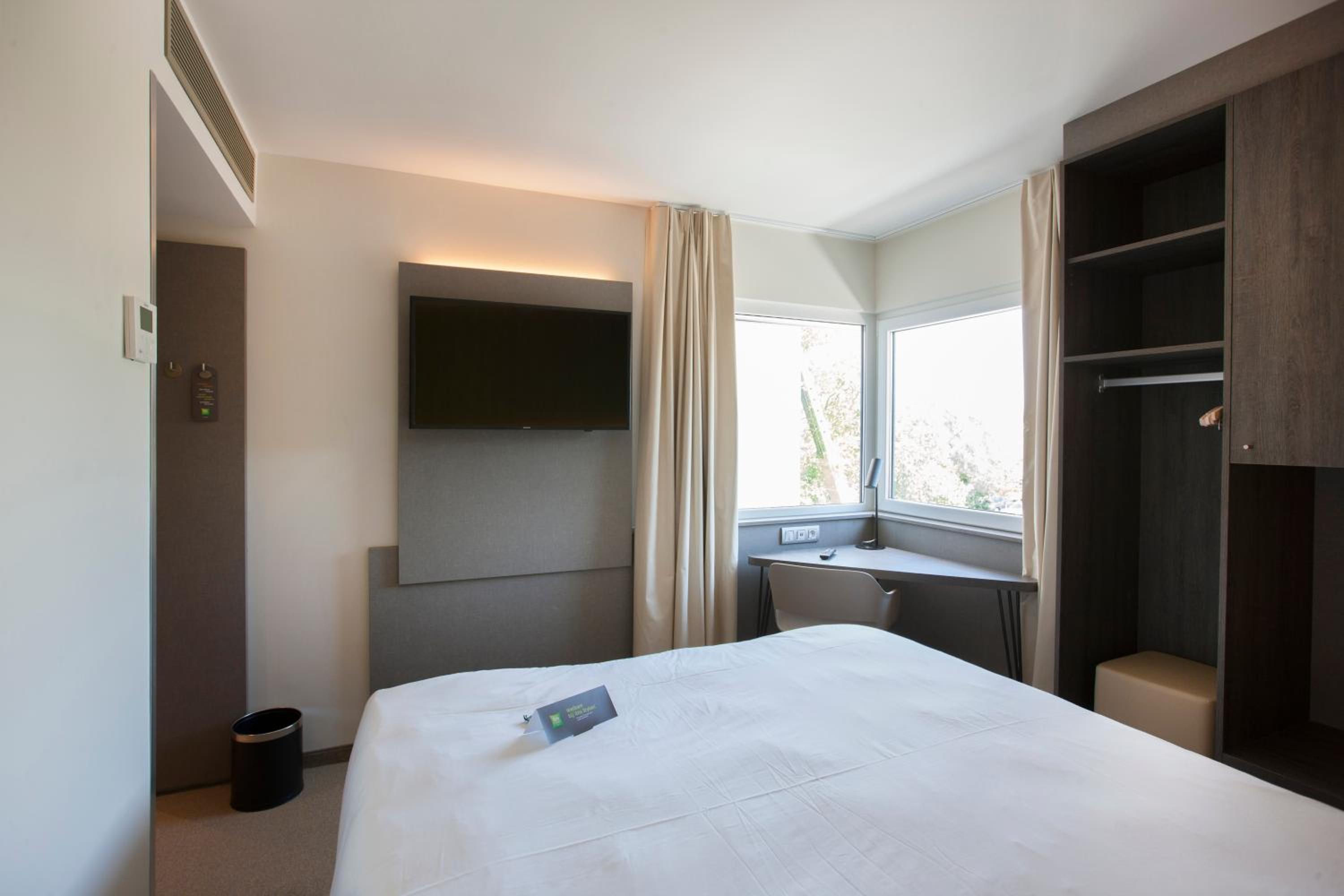 Standard Double Room - Photo 4