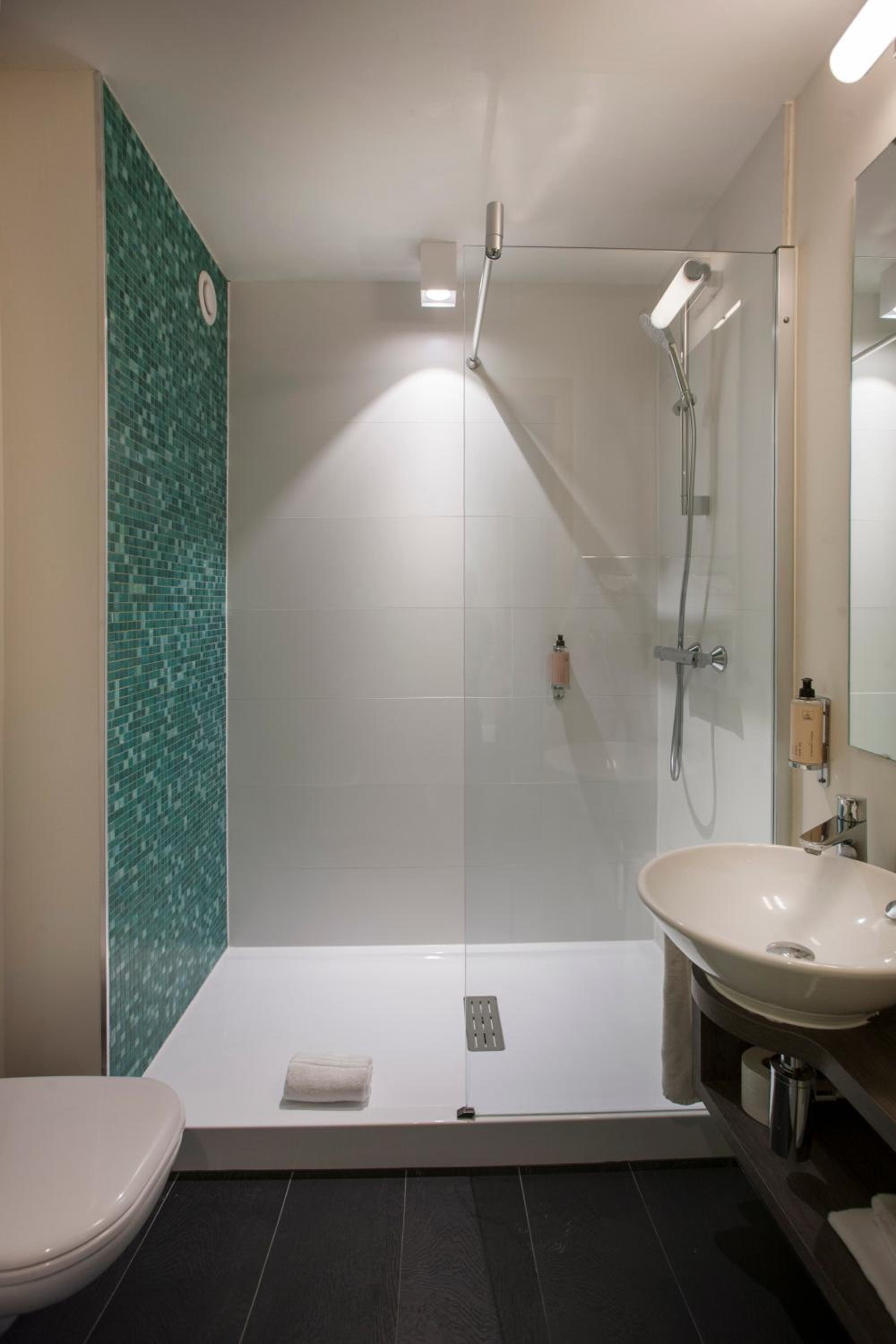 Standard Double Room - Photo 7