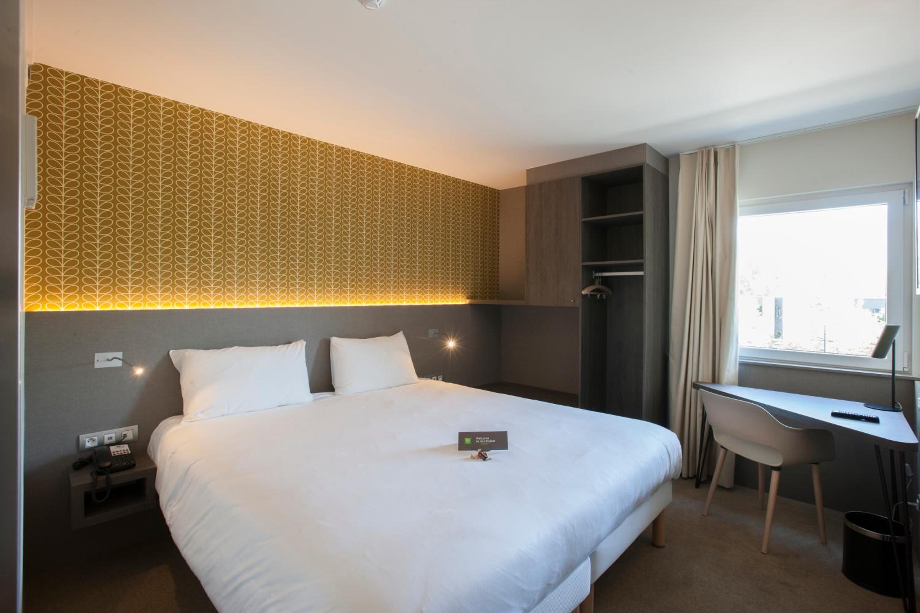 Standard Double Room - Photo 8