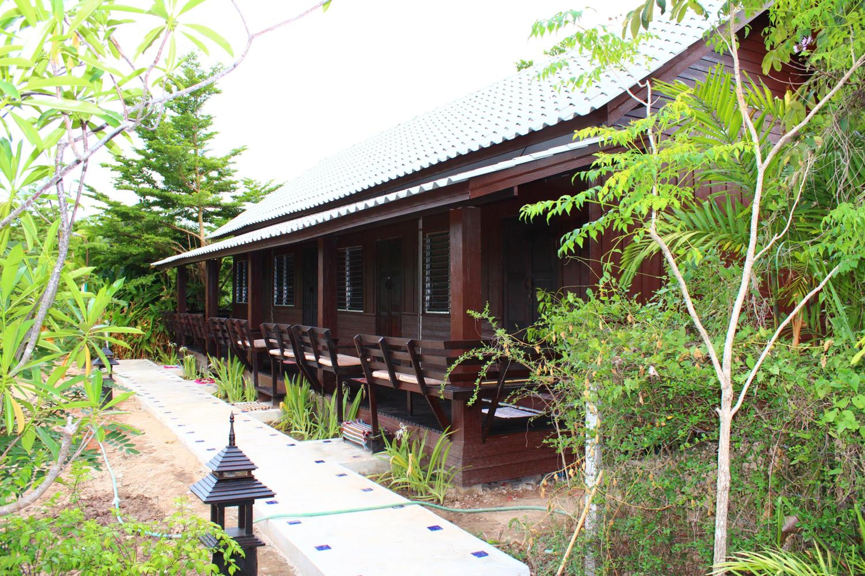 Cottage with Garden View - Photo 7