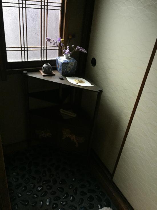 Double Room with Shared Bathroom photo 3