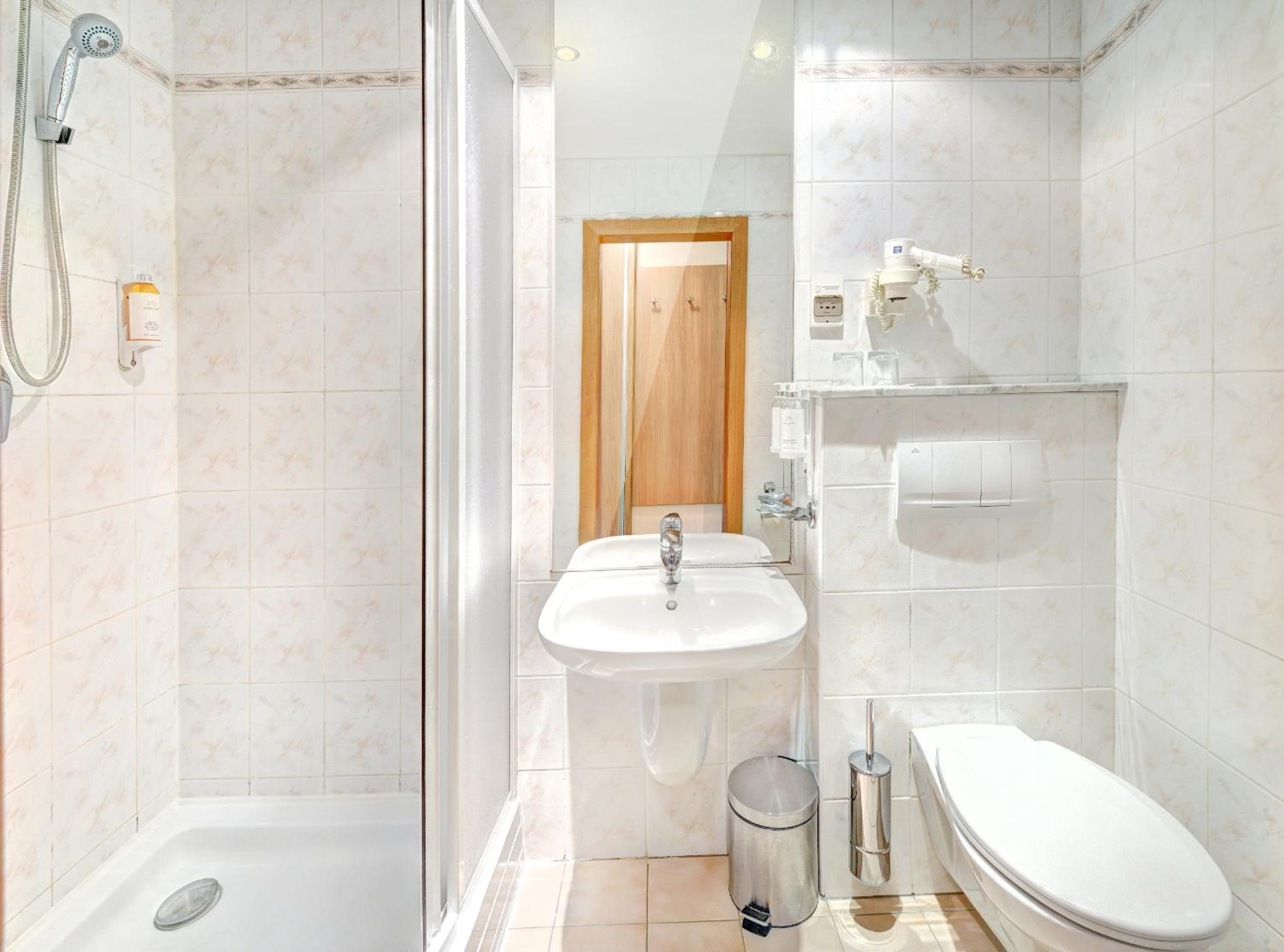 Double Room - Photo 3