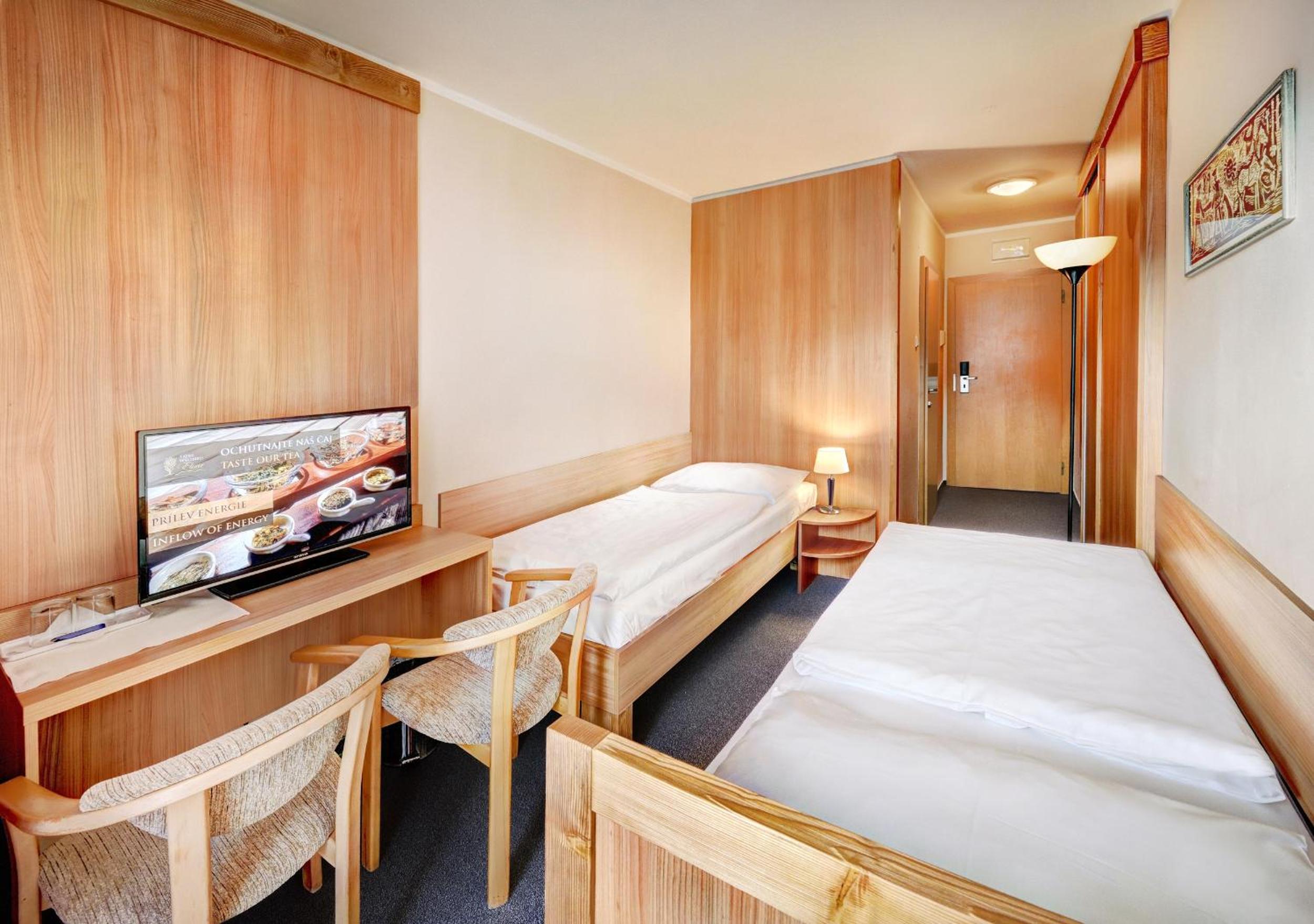 Economy Twin Room - Photo 1