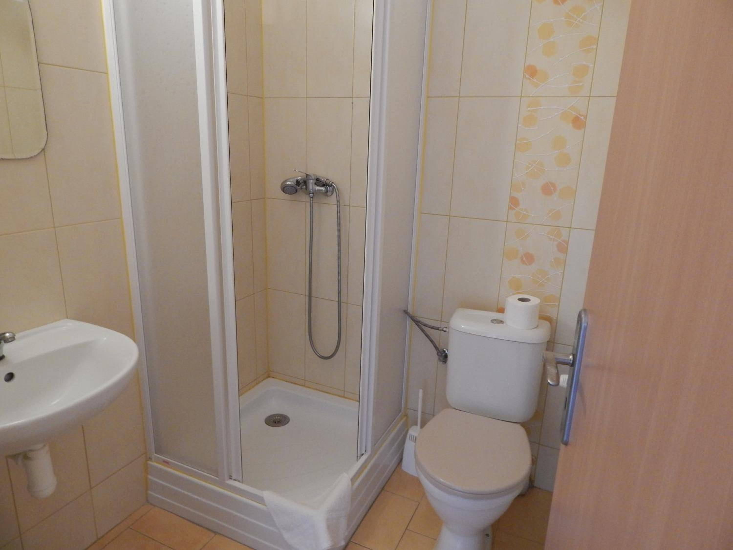 Standard Twin Room photo 2