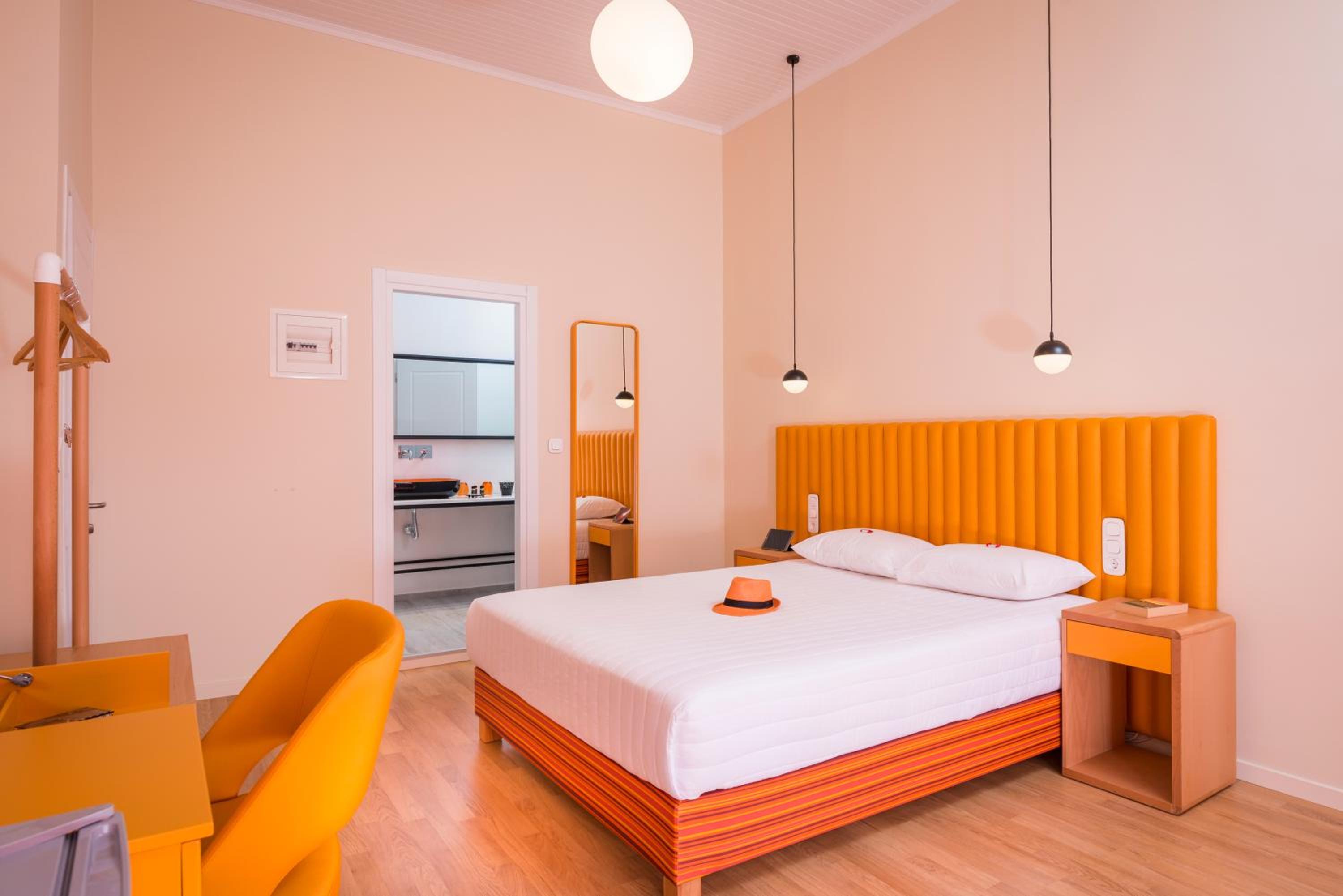 Junior Suite with Balcony - Photo 1