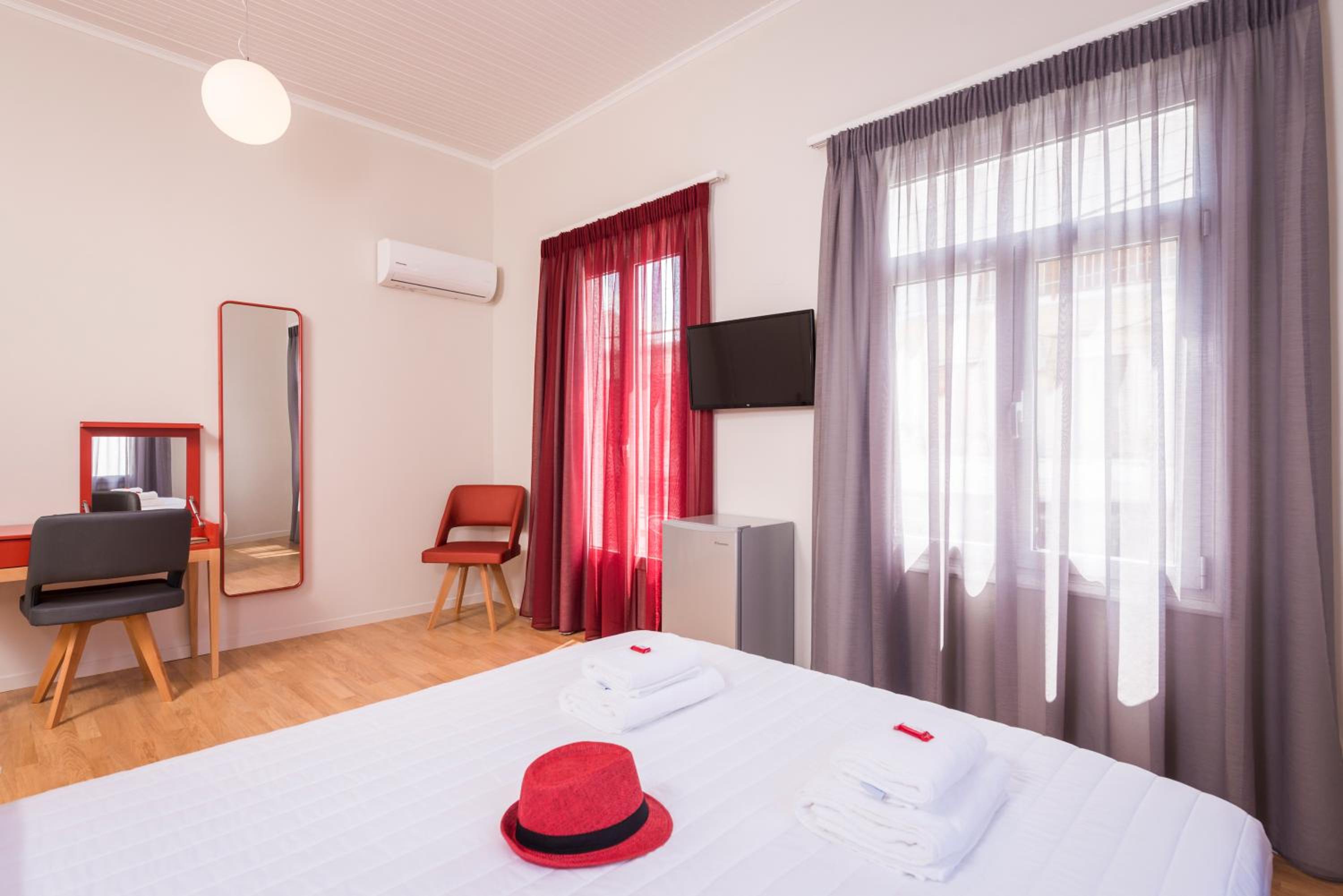  Superior Double Room with Balcony - Photo 9