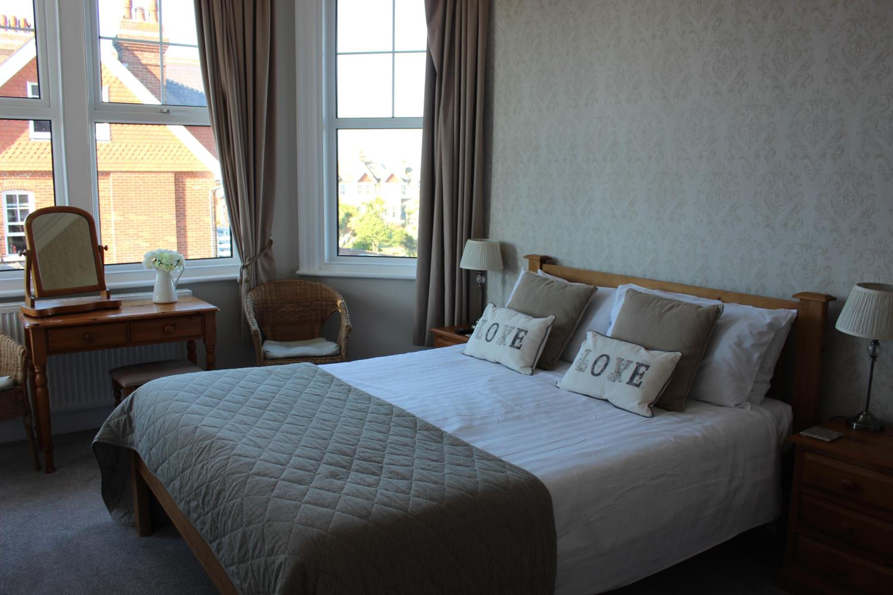 Standard King Room photo 1