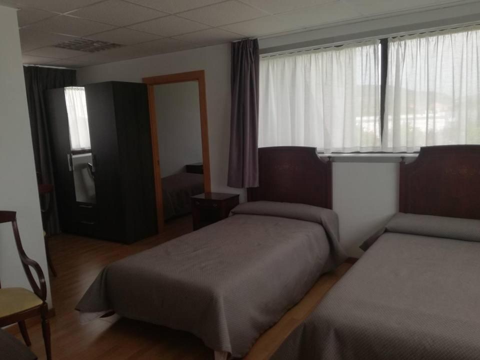 Quadruple Room with Private Bathroom - Photo 1