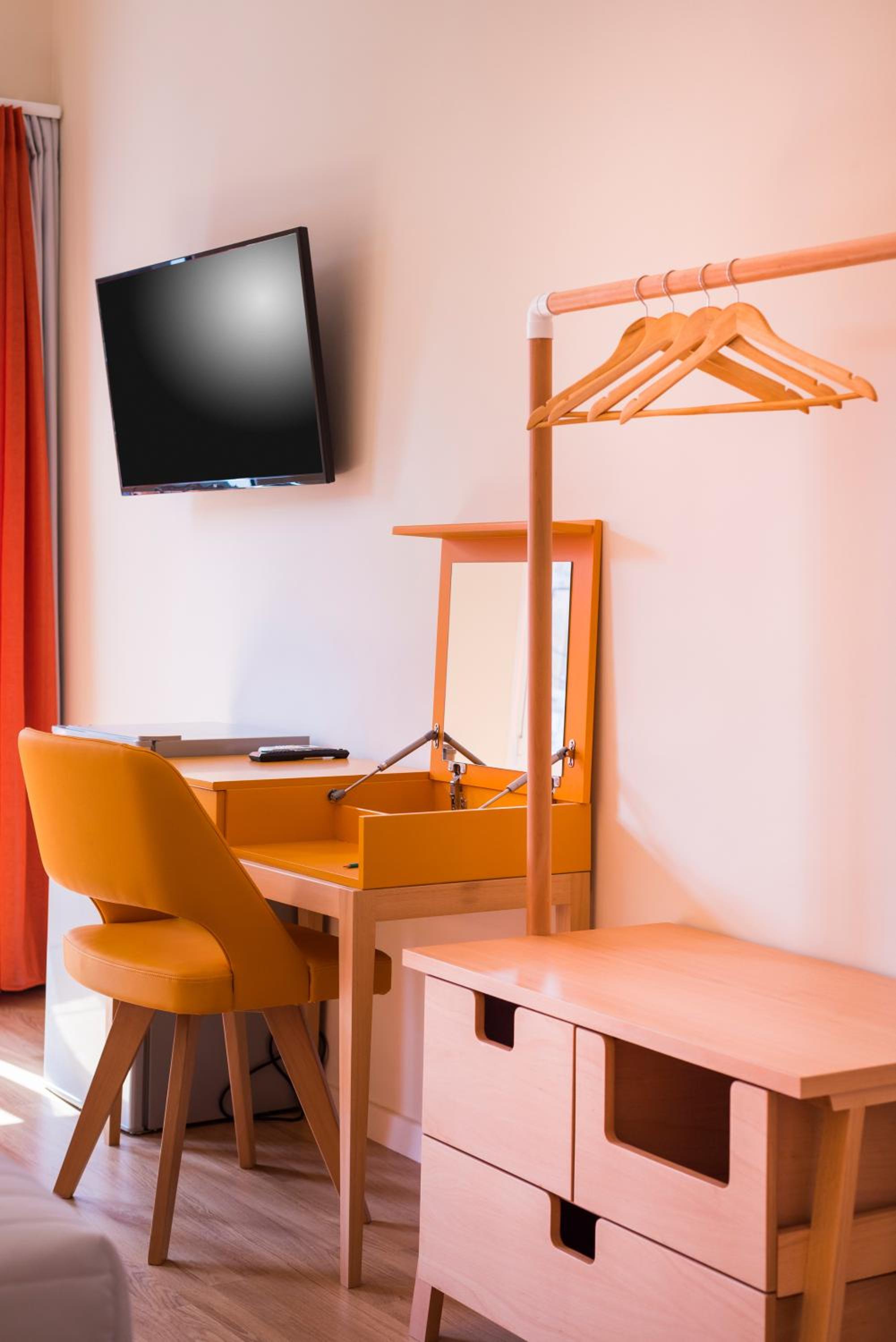  Superior Double Room with Balcony - Photo 6