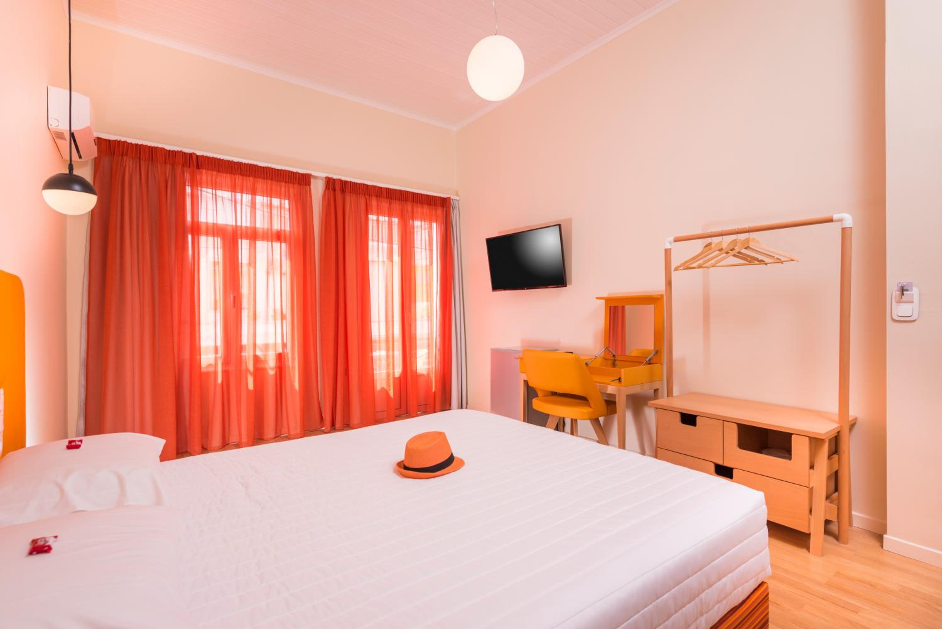  Superior Double Room with Balcony - Photo 13