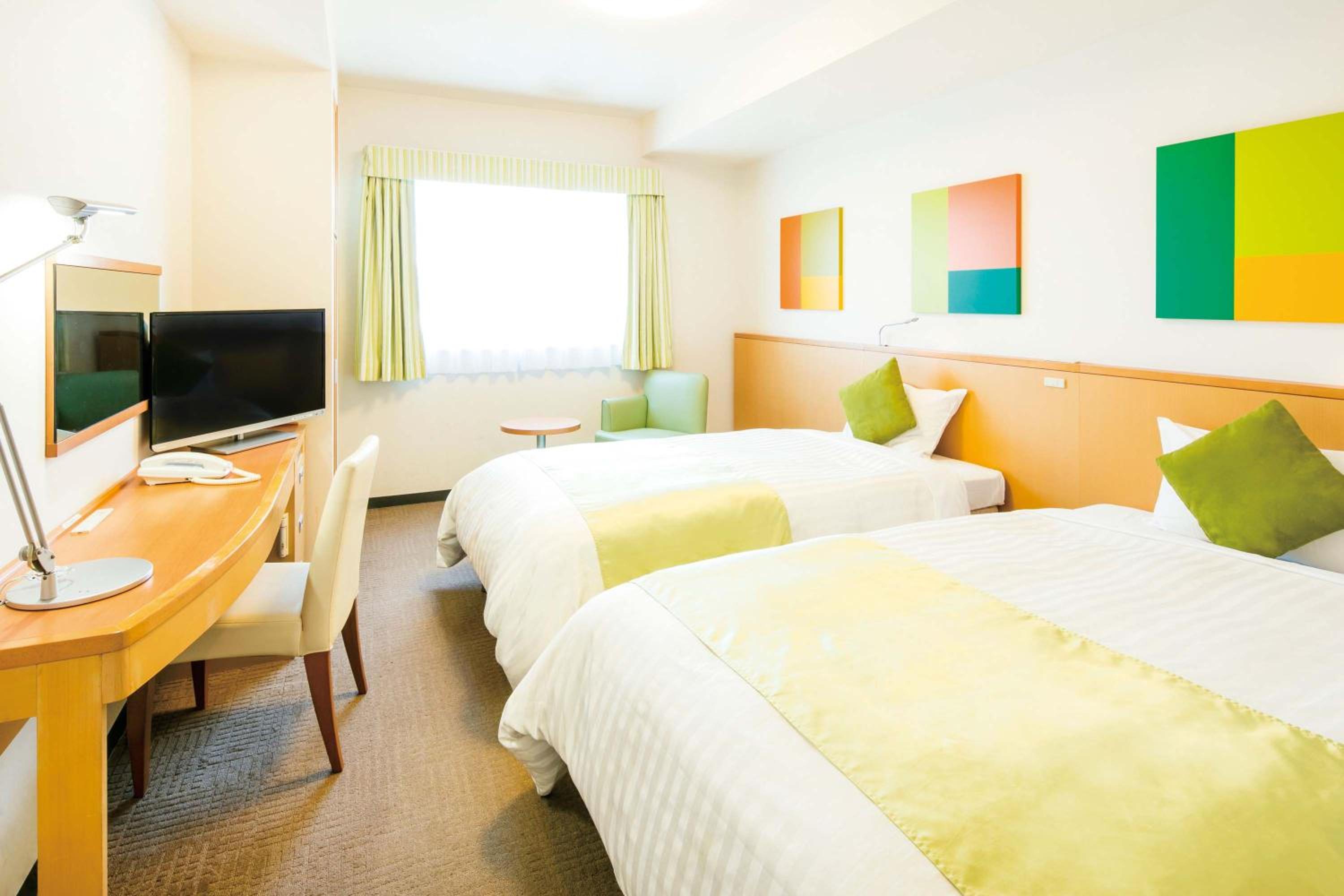 Twin Room - Non-Smoking photo 3