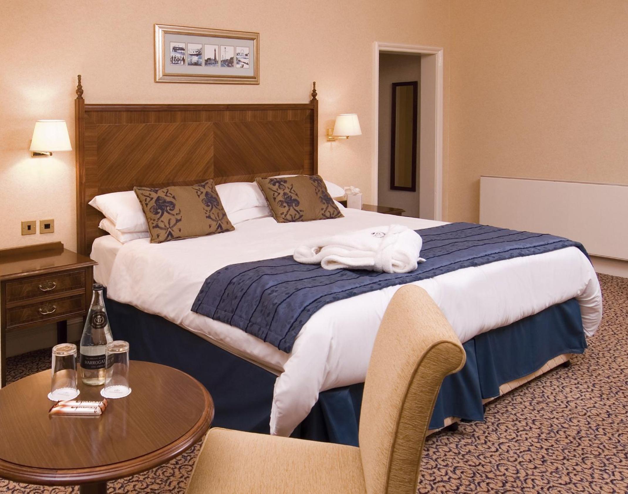 Deluxe Double Room with Sea View - Photo 3