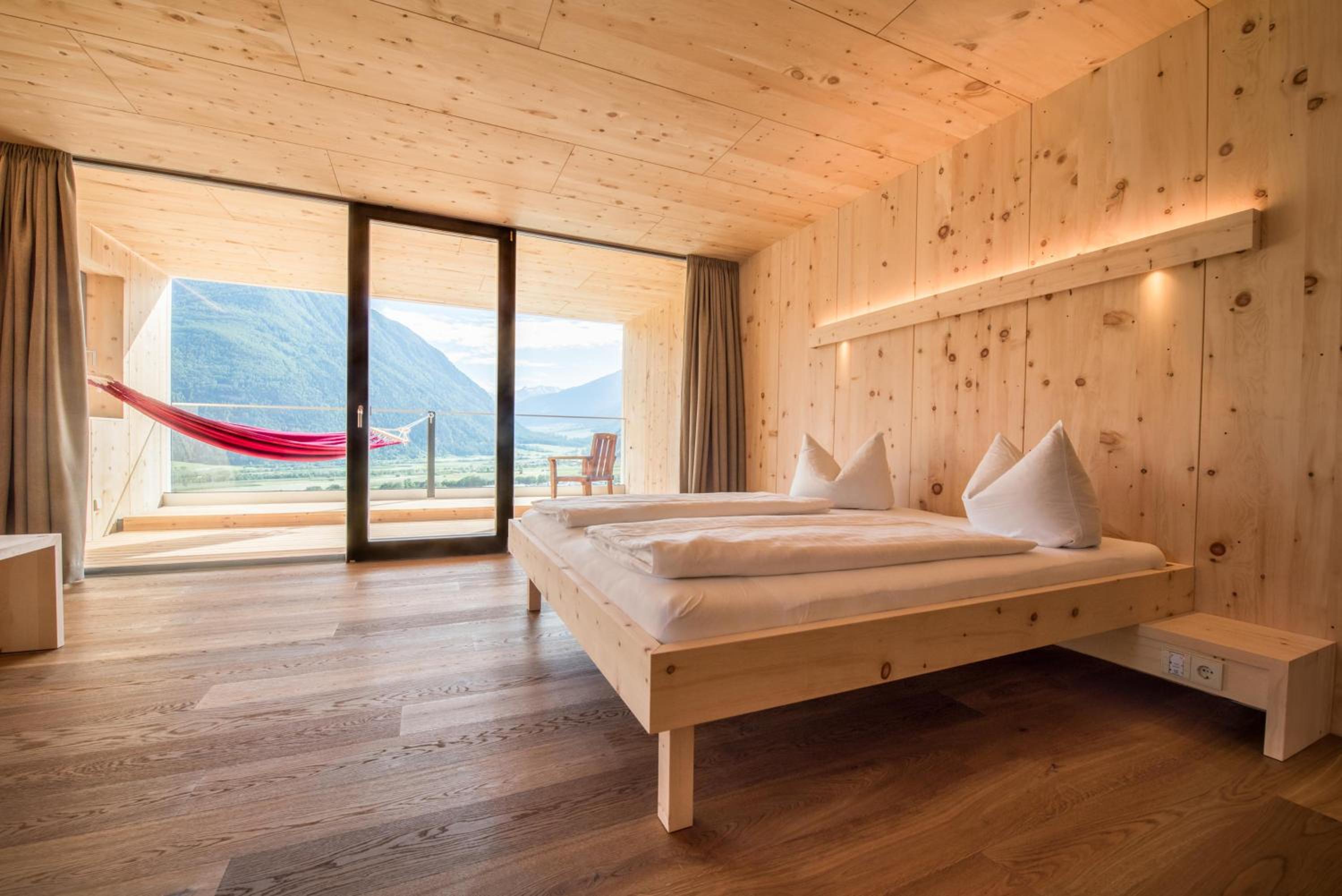 Deluxe Double Room with Balcony - Photo 3