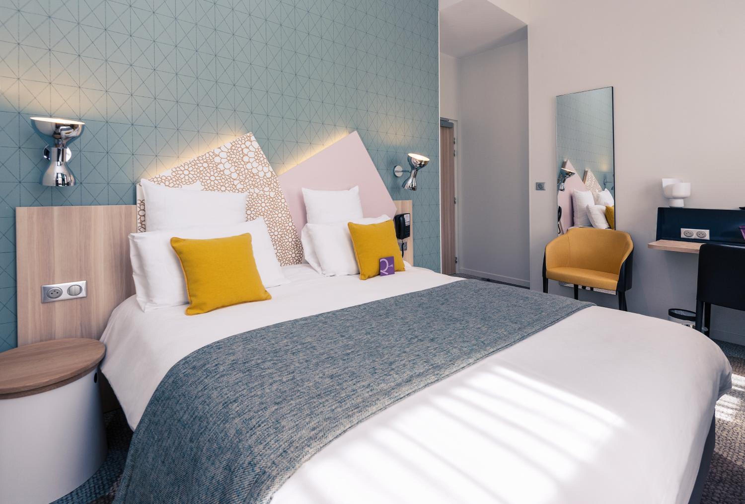 Standard One Double Bed - Photo 12