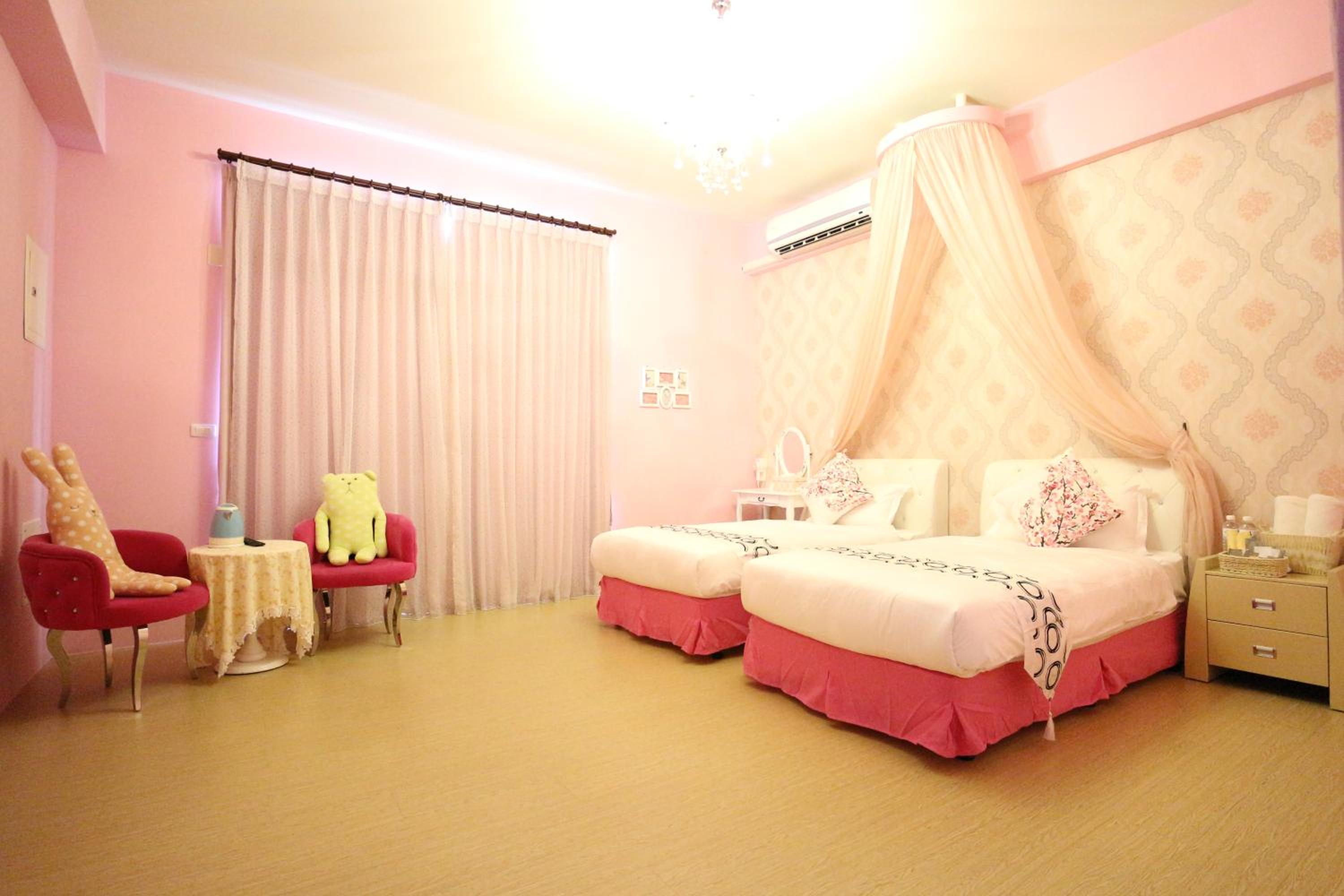 Deluxe Double Room with Balcony photo 3