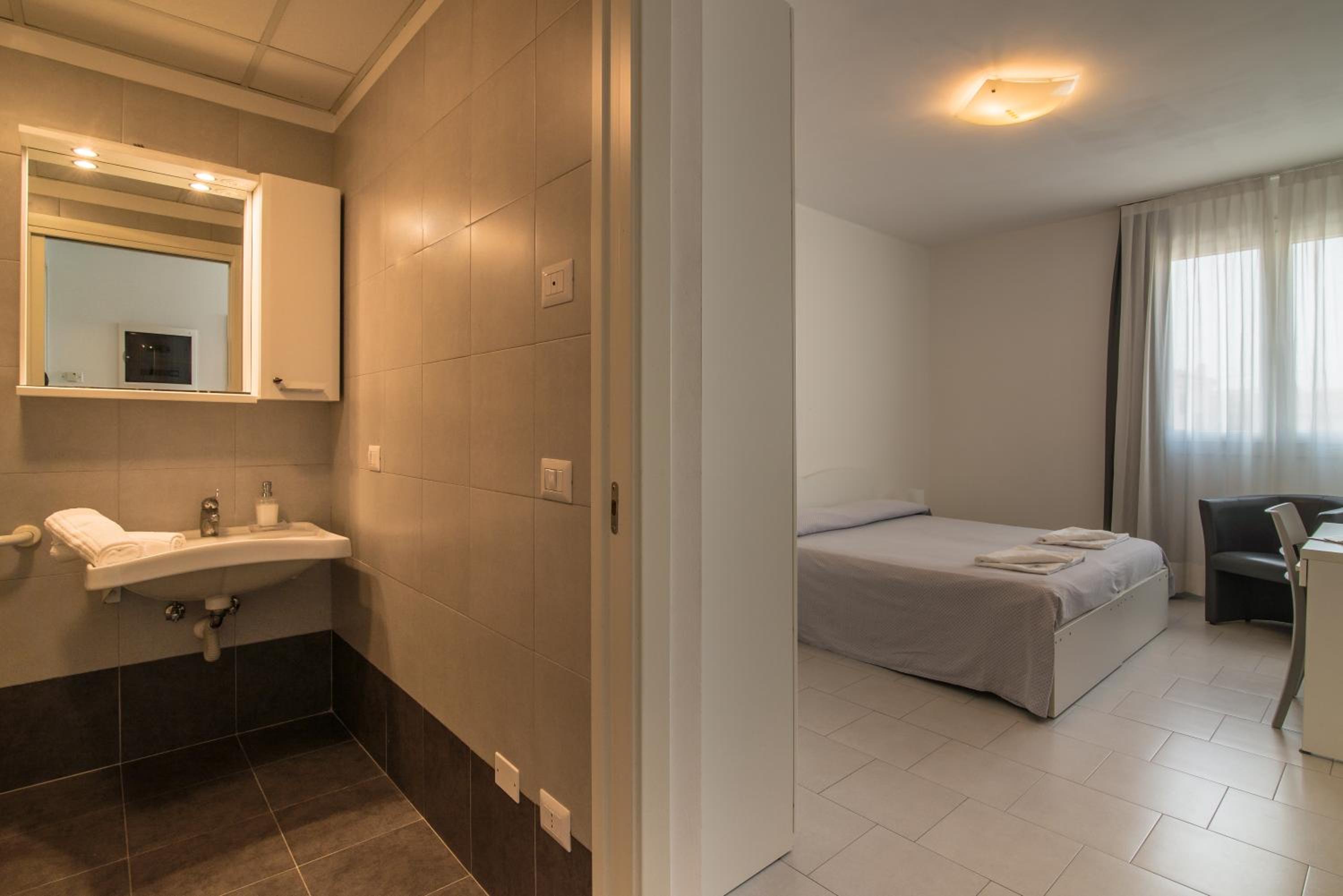 Double Room - Photo 1