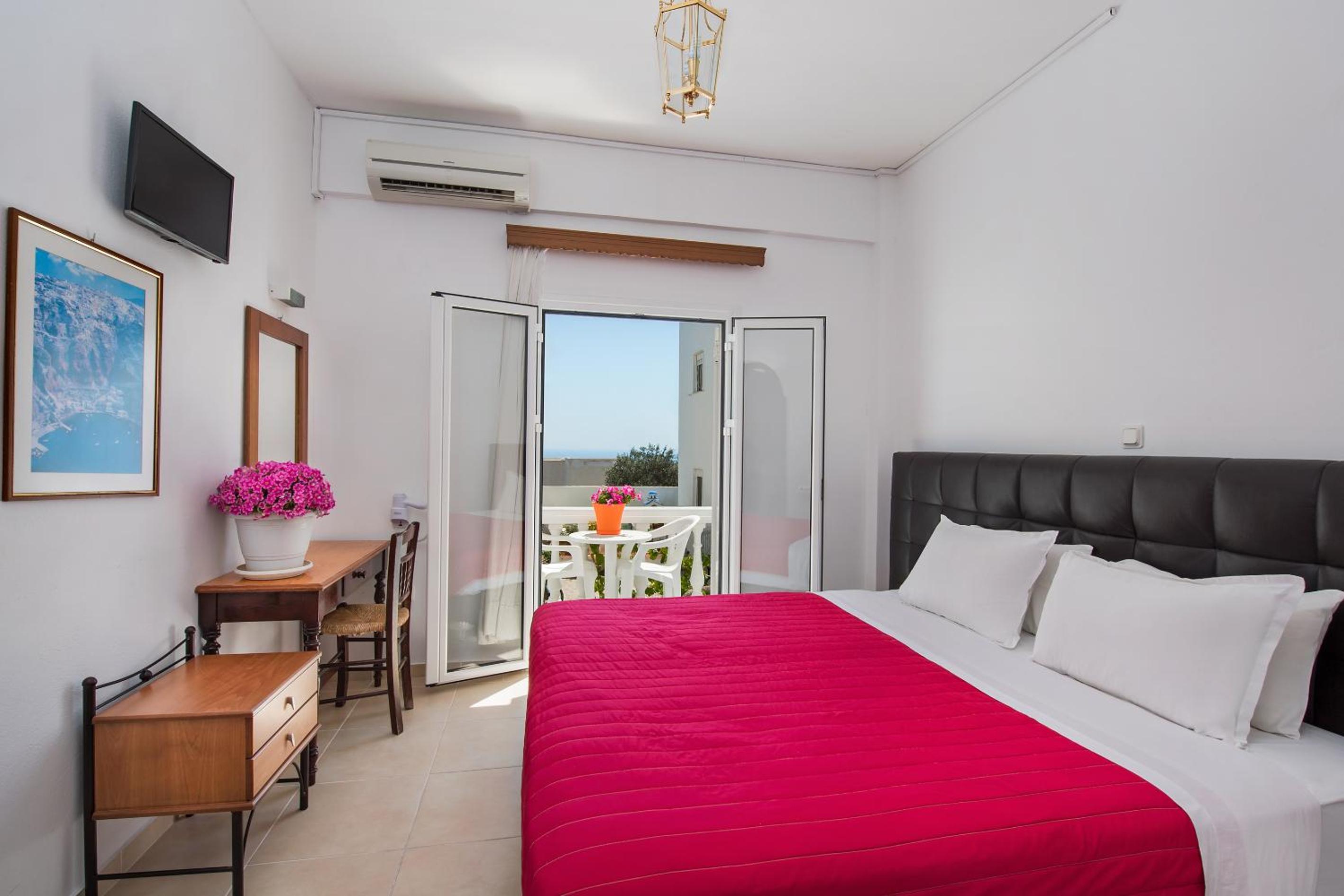 Double or Twin Room - Photo 4
