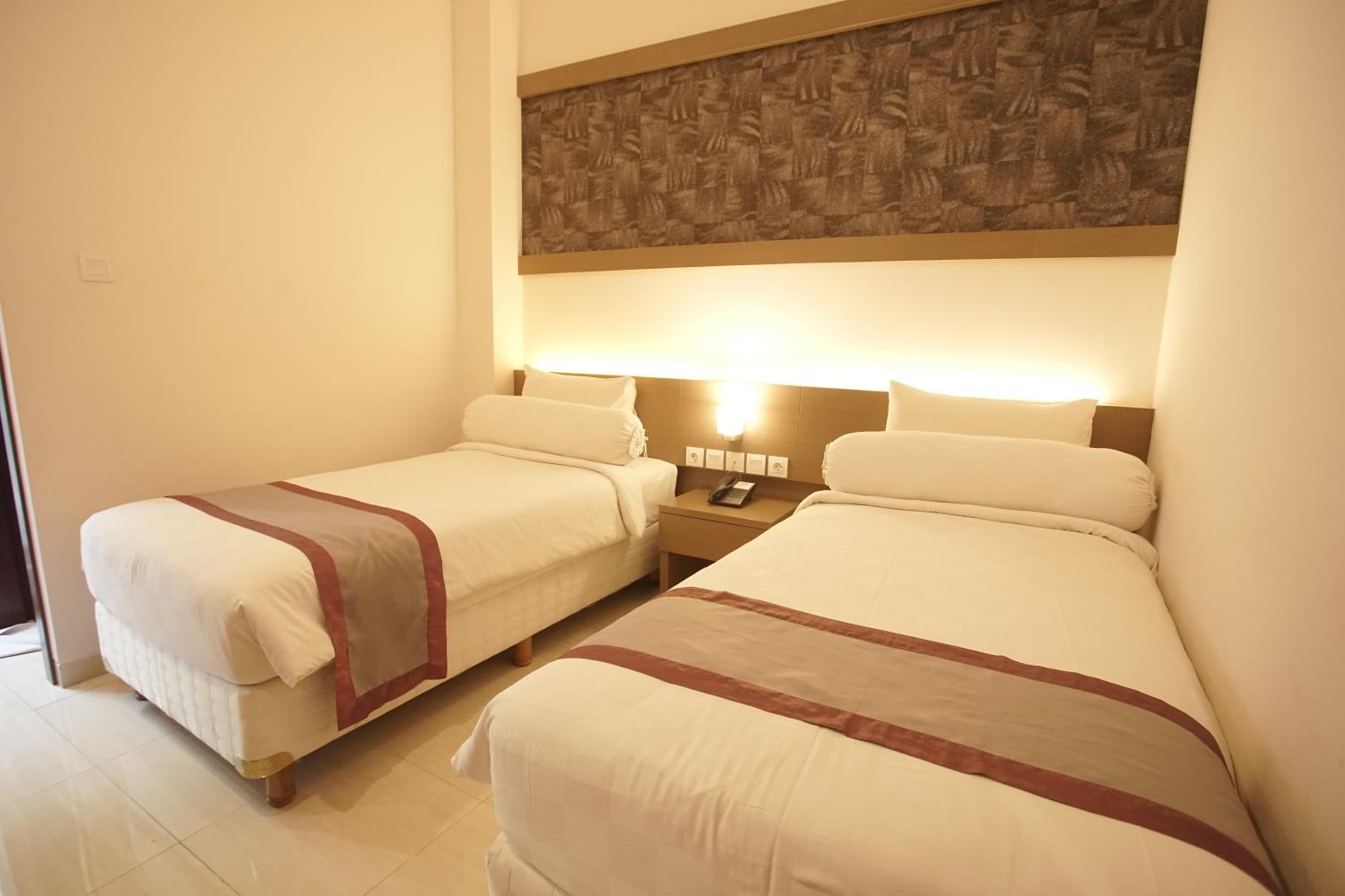 Superior Twin Room - Photo 1