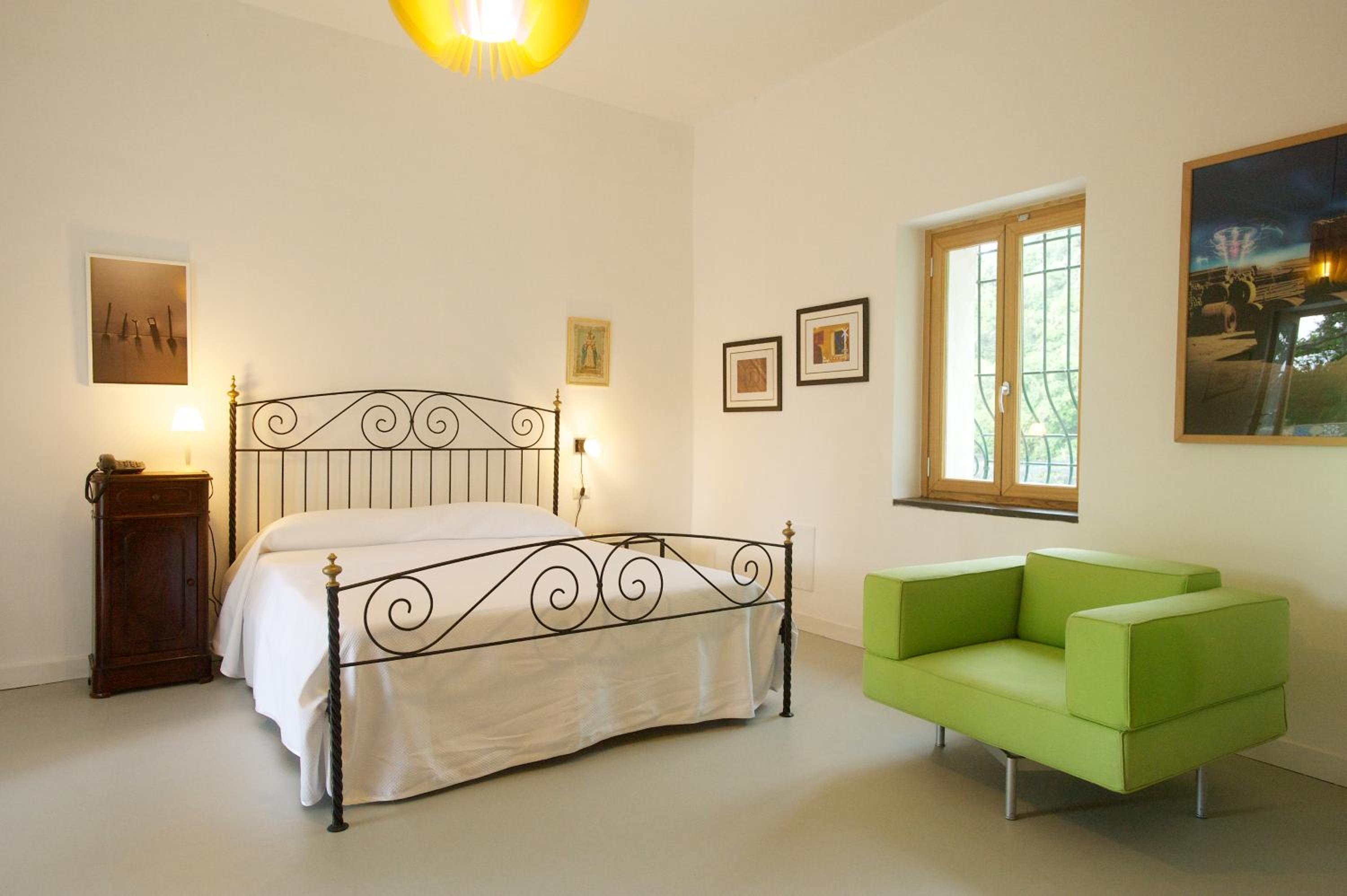 Deluxe Double Room with Balcony - Photo 2