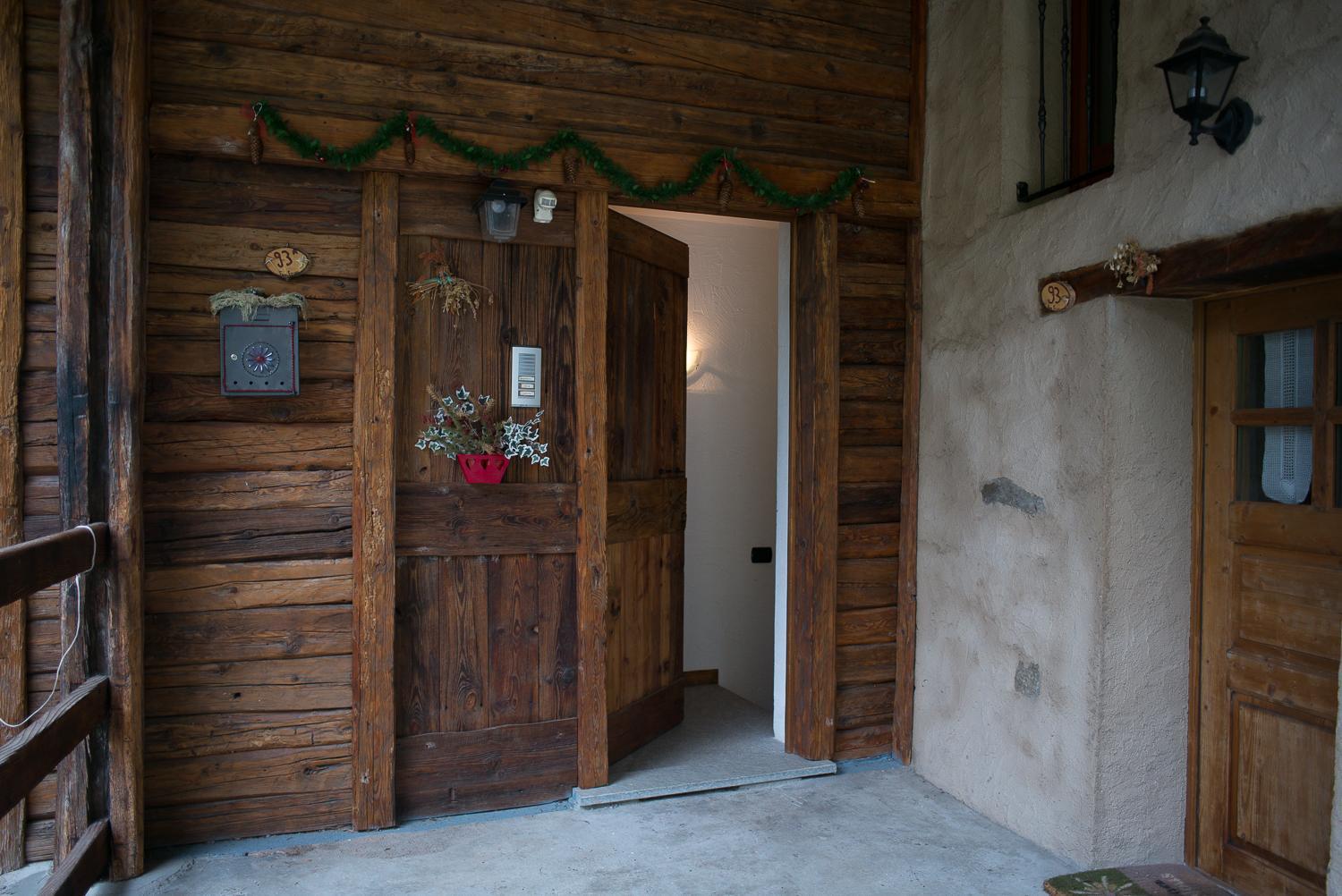 Apartment with Mountain View - Photo 5