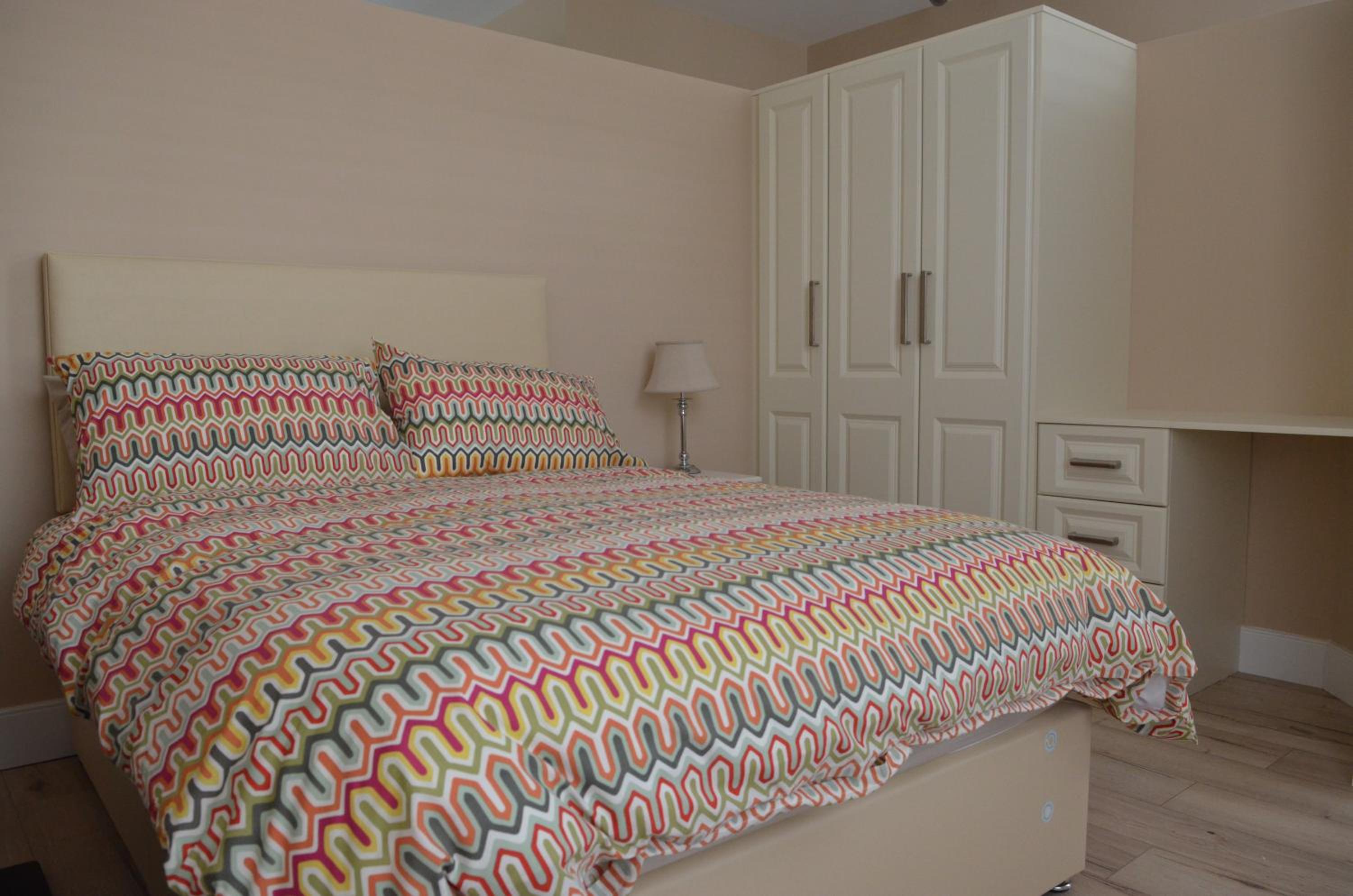 Studio Apartment - Photo 1