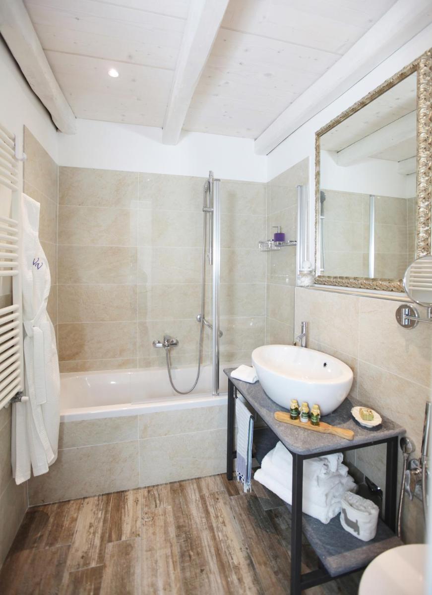 Deluxe Queen Room photo 2