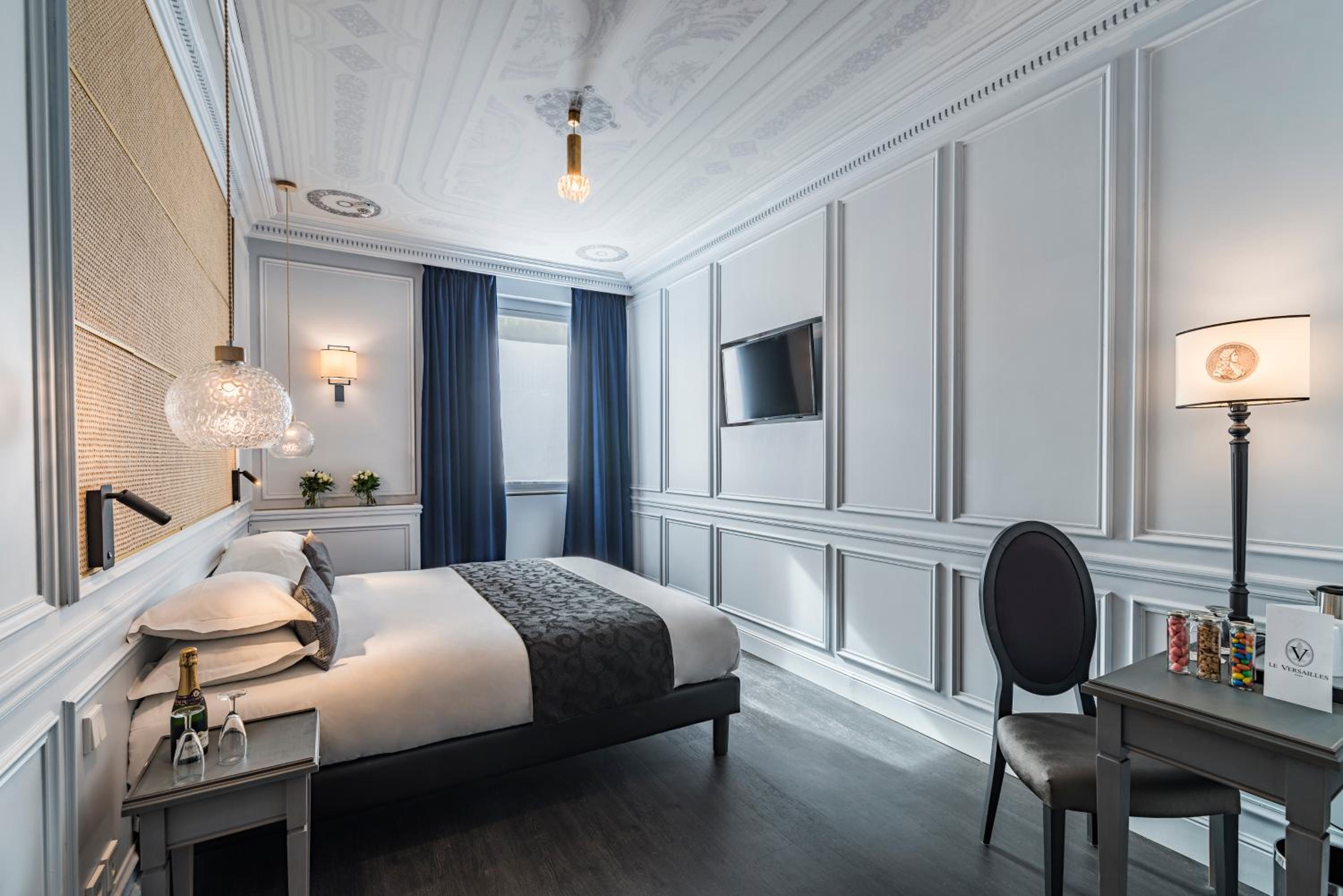 Superior Double or Twin Room thumbnail 6