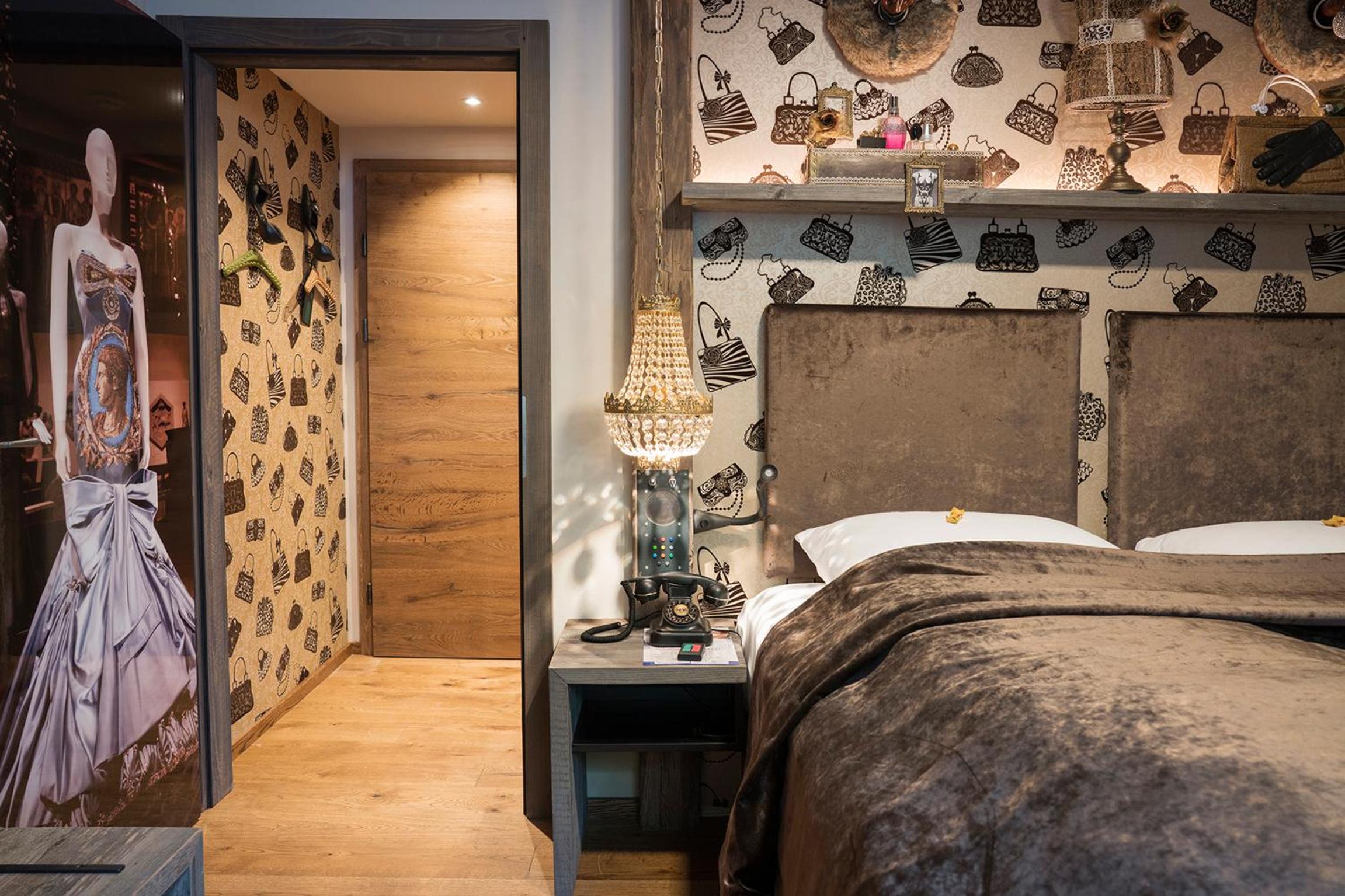 Standard Double Room - Photo 8