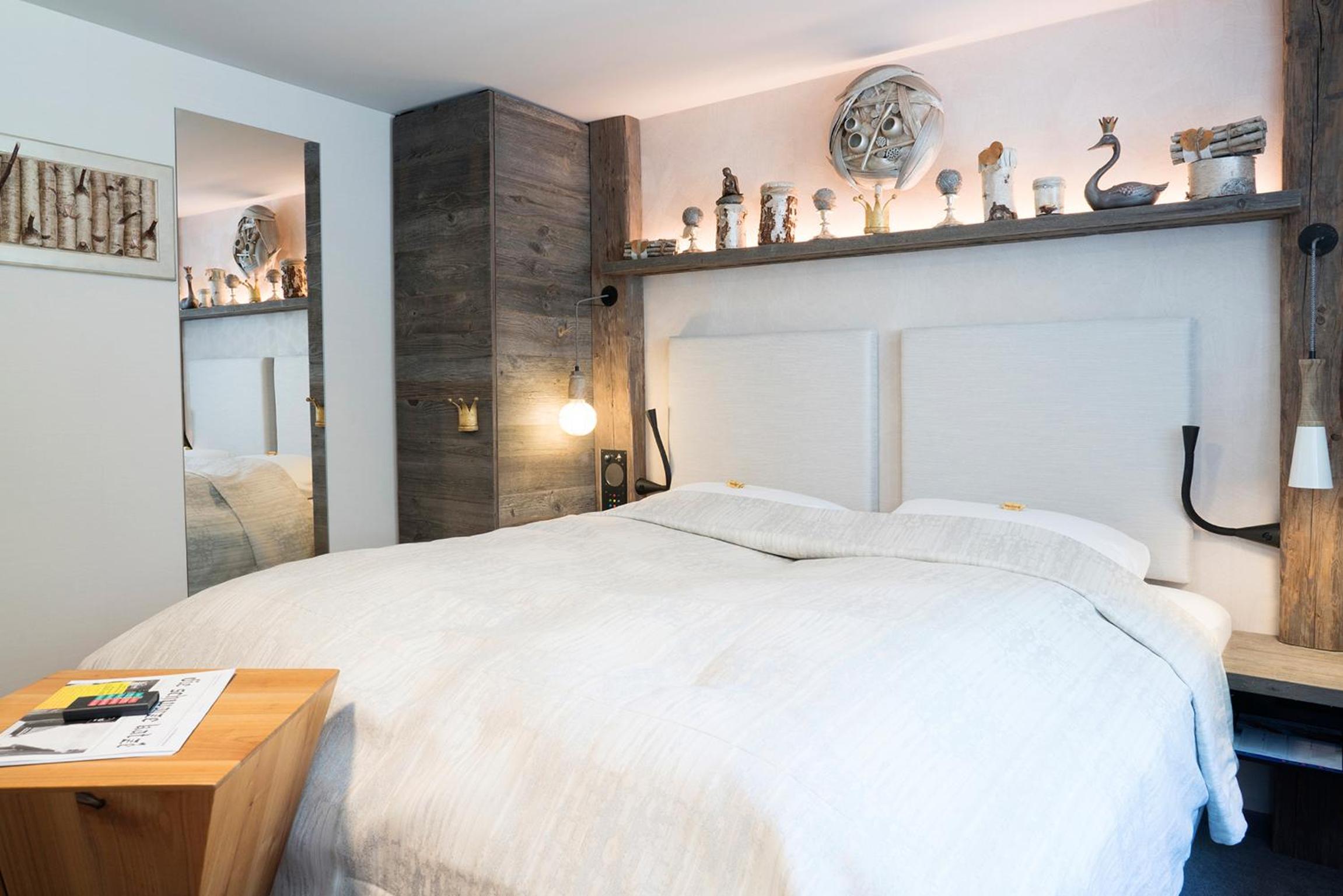 Standard Double Room - Photo 9
