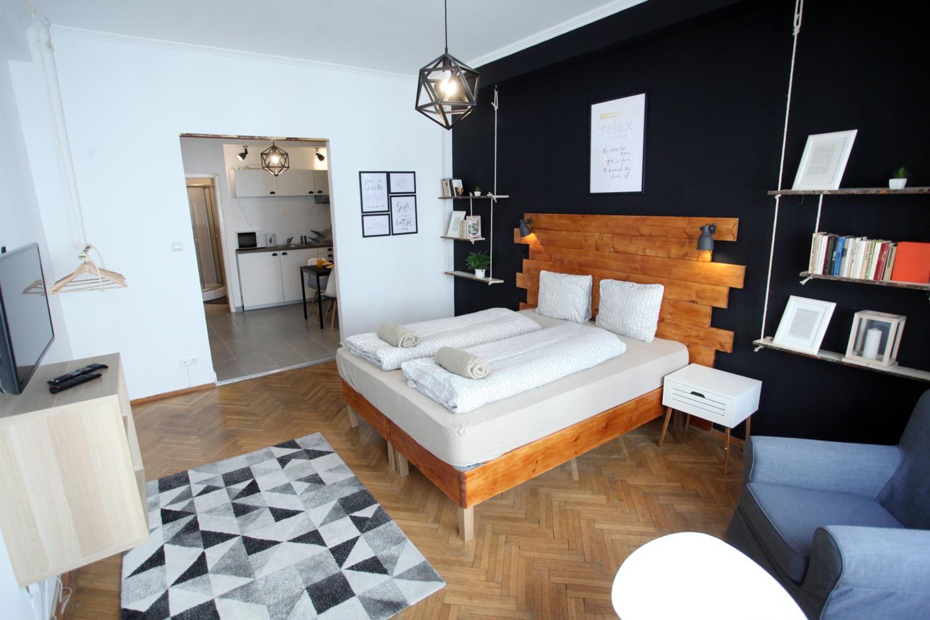 Studio Apartment - Photo 17