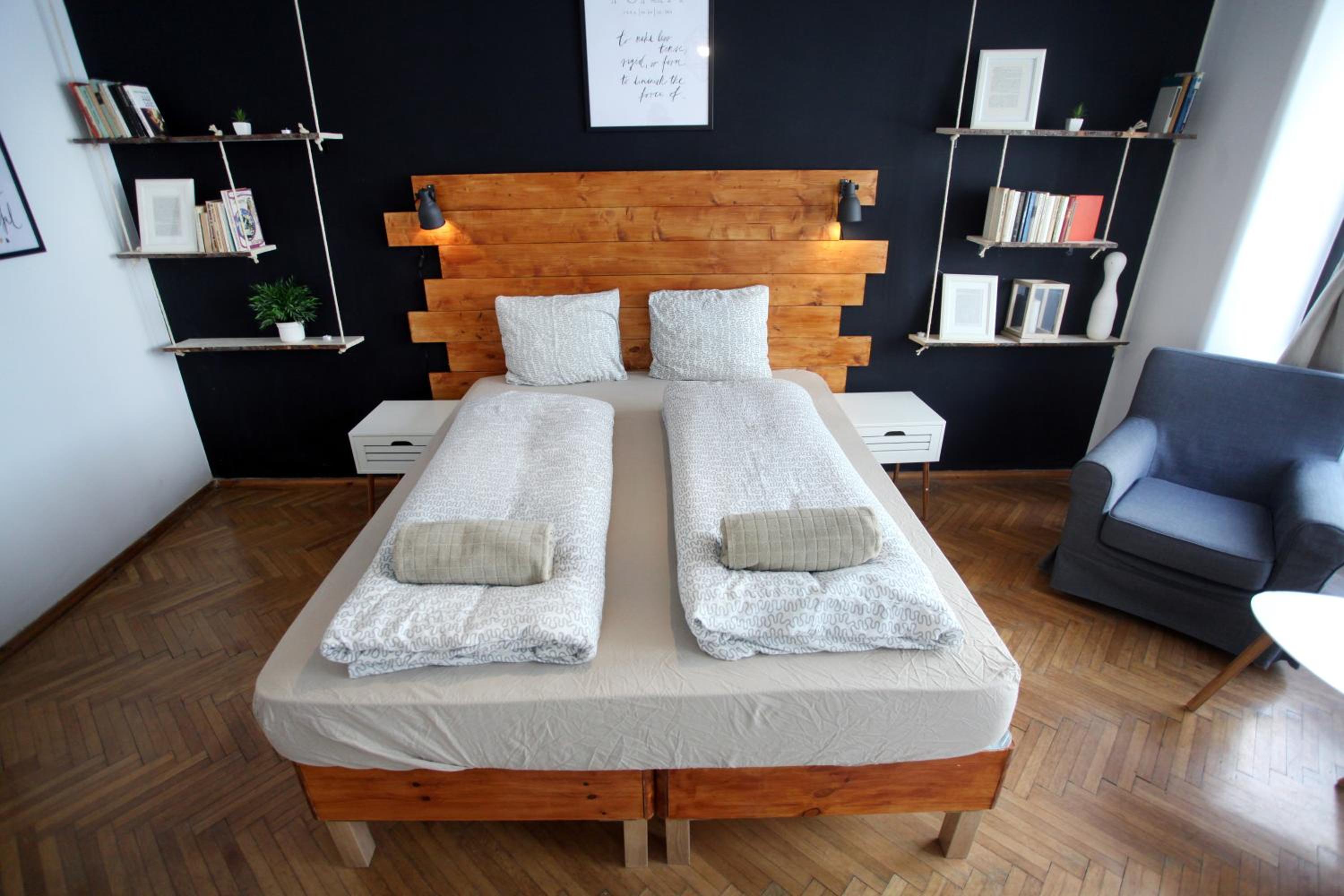 Studio Apartment - Photo 19