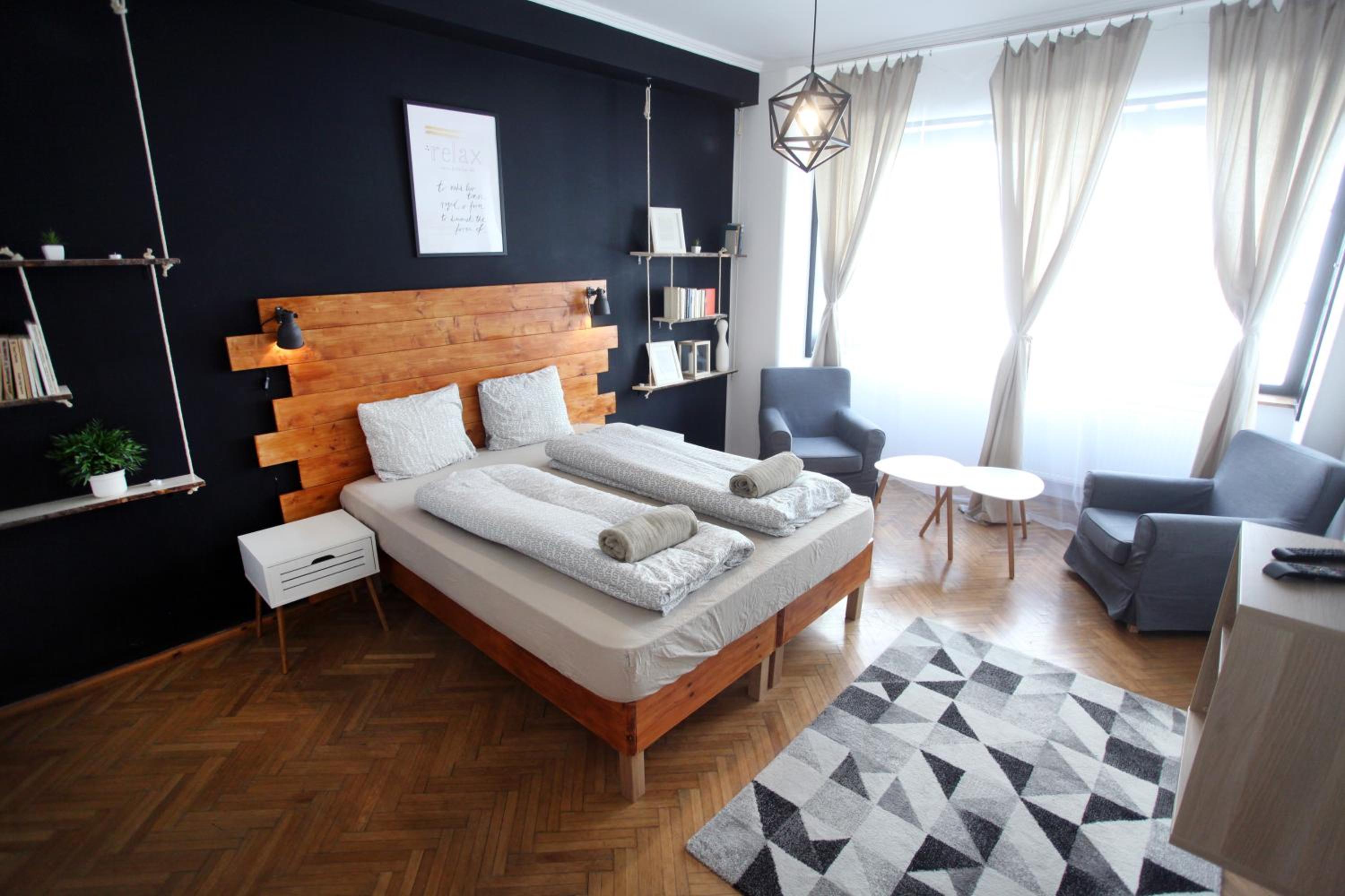 Studio Apartment - Photo 18