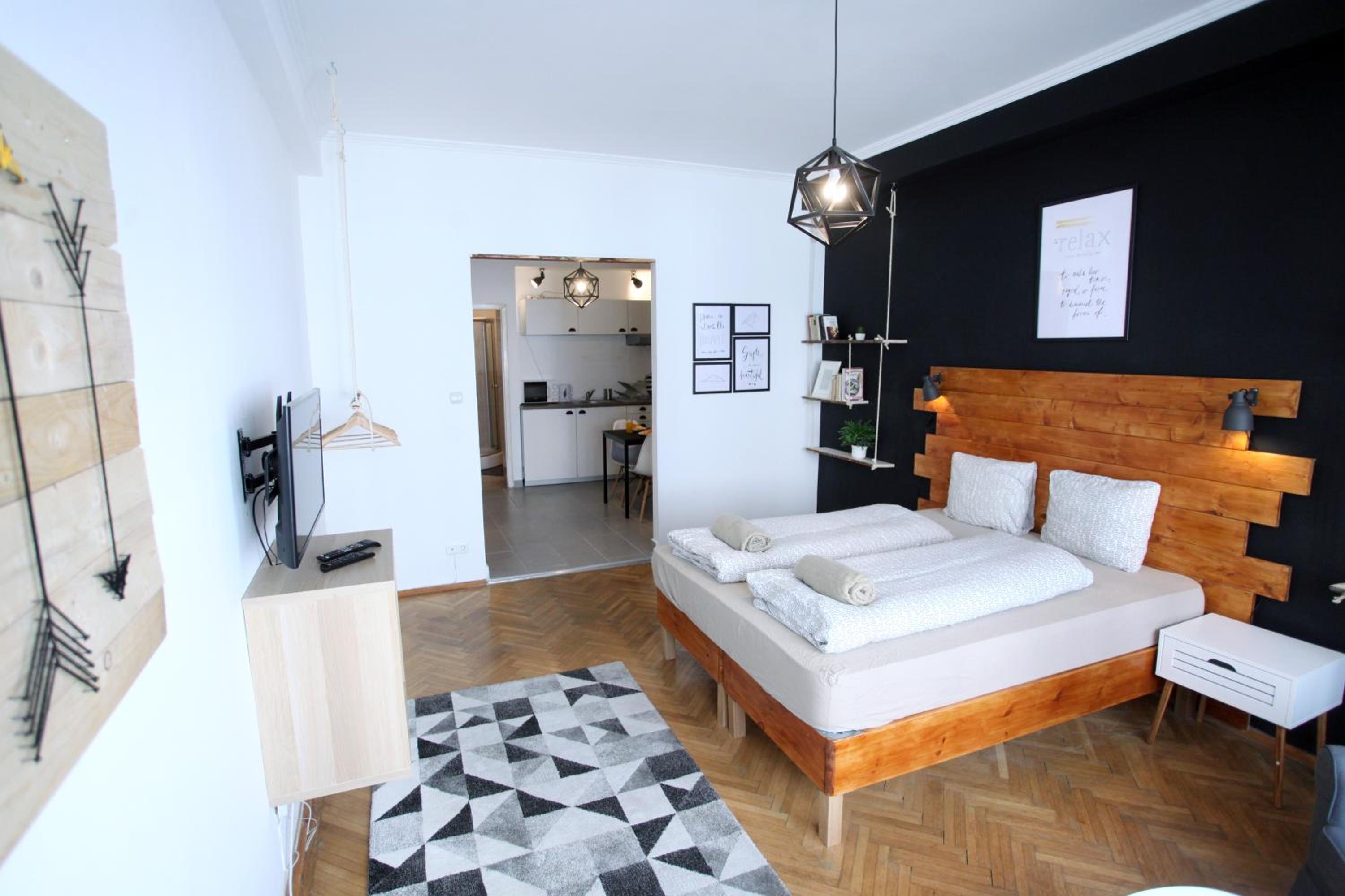 Studio Apartment - Photo 6