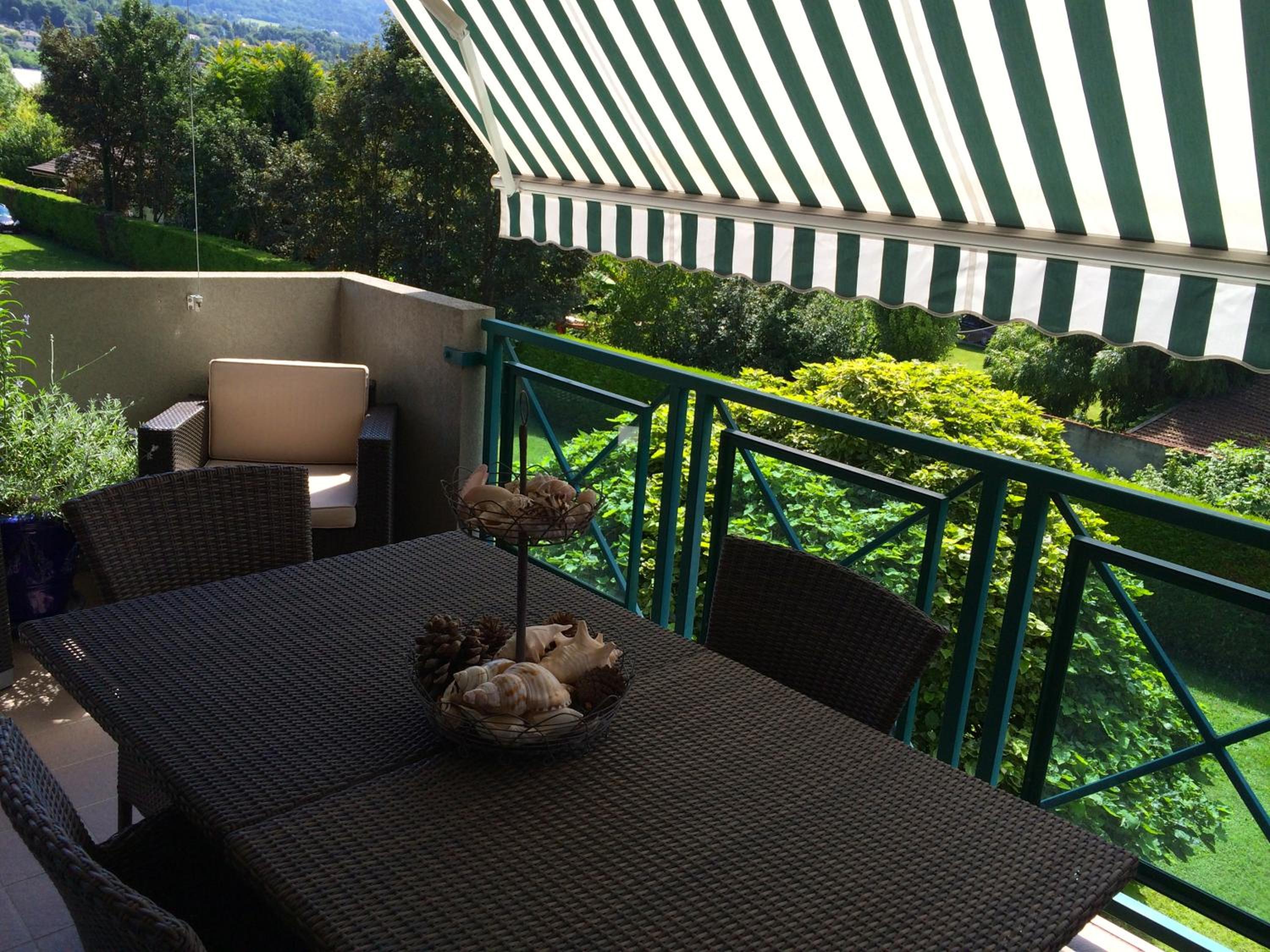 Apartment with Mountain View photo 1