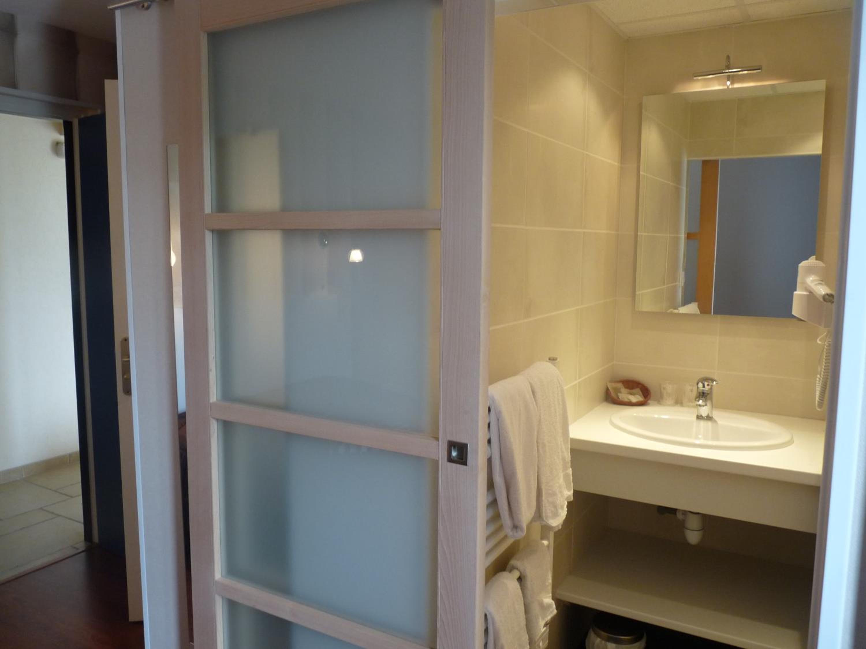 Double Room - Photo 12
