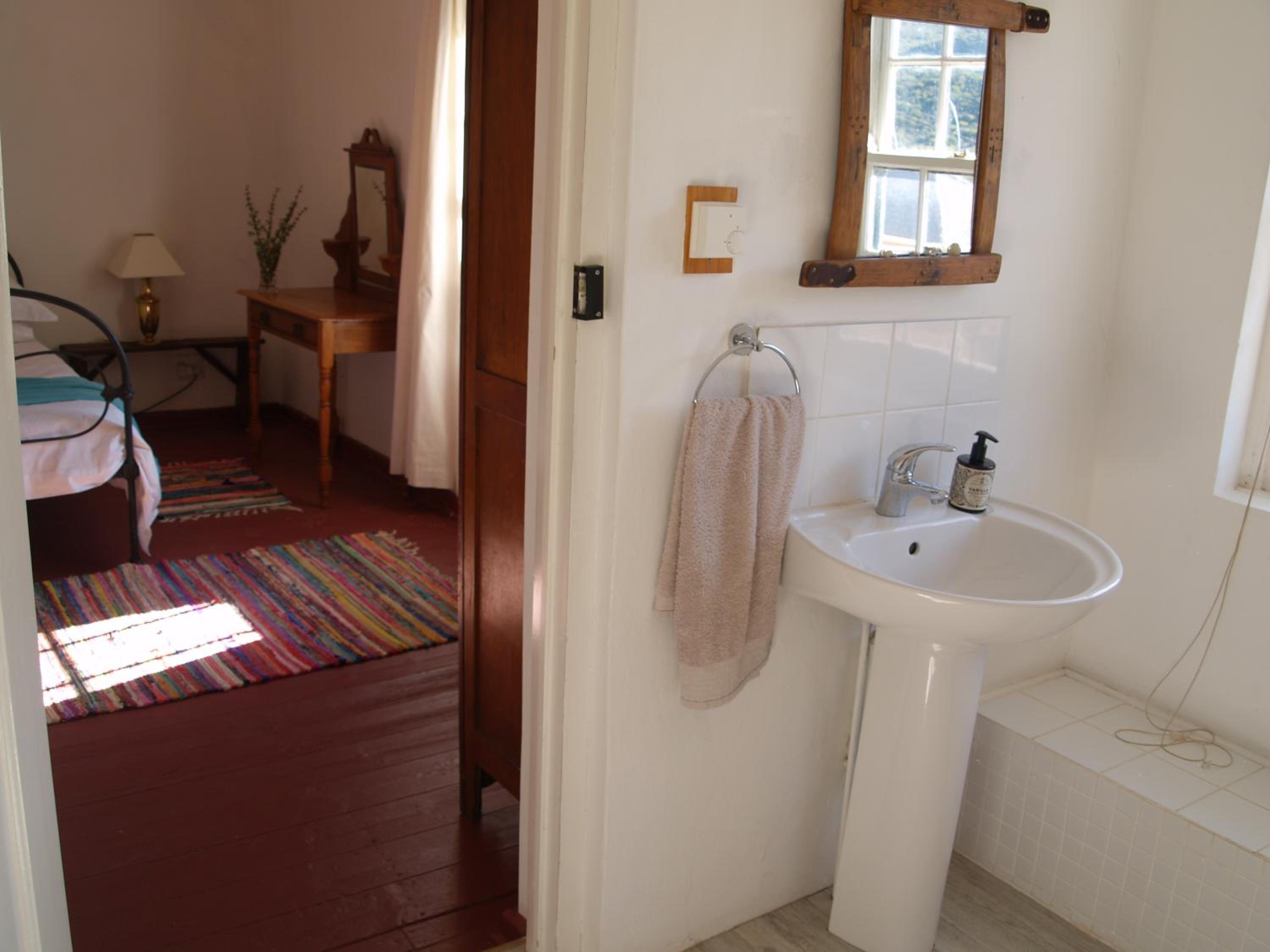 Double Room with Private Bathroom - Photo 5