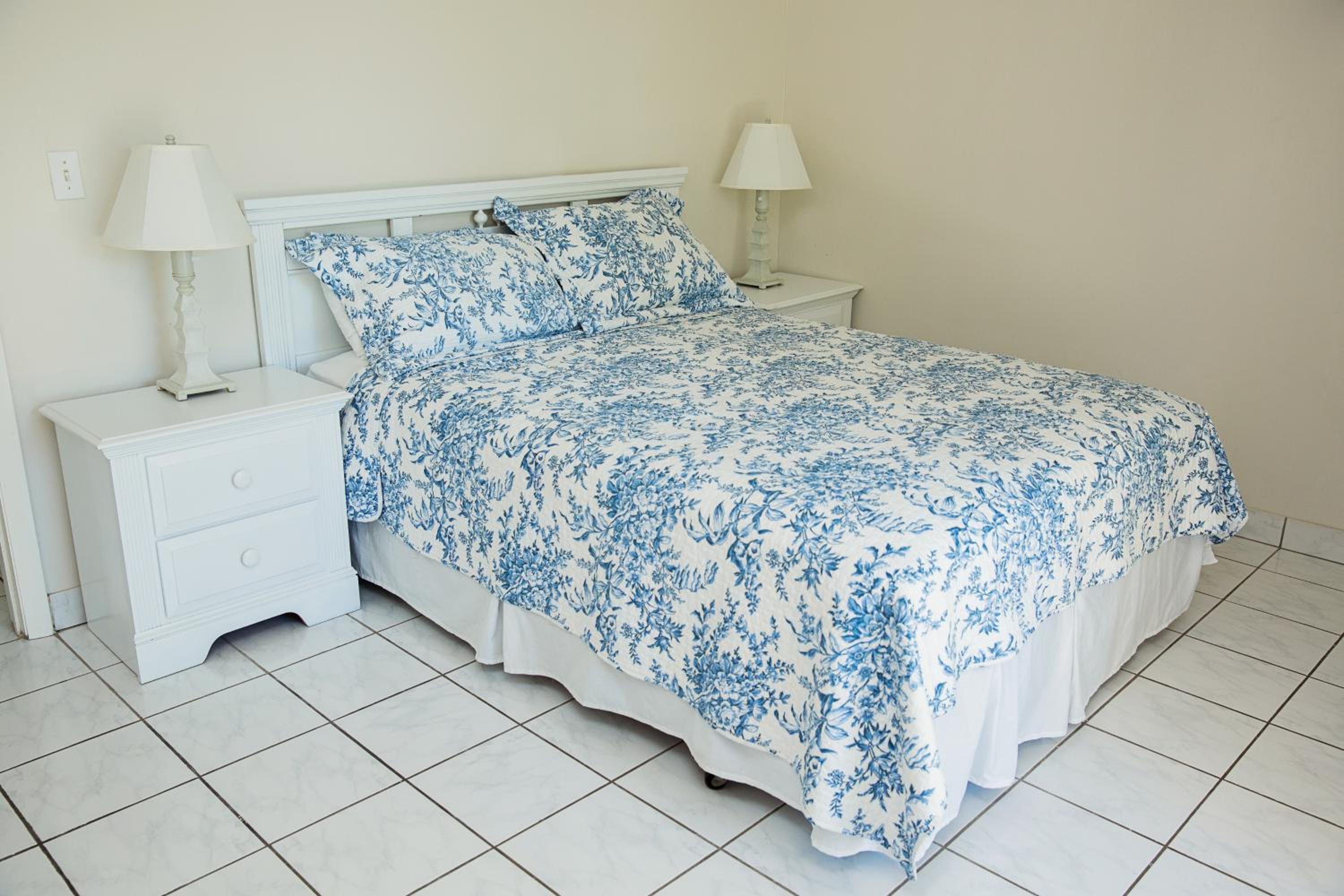Deluxe Two-Bedroom Apartment