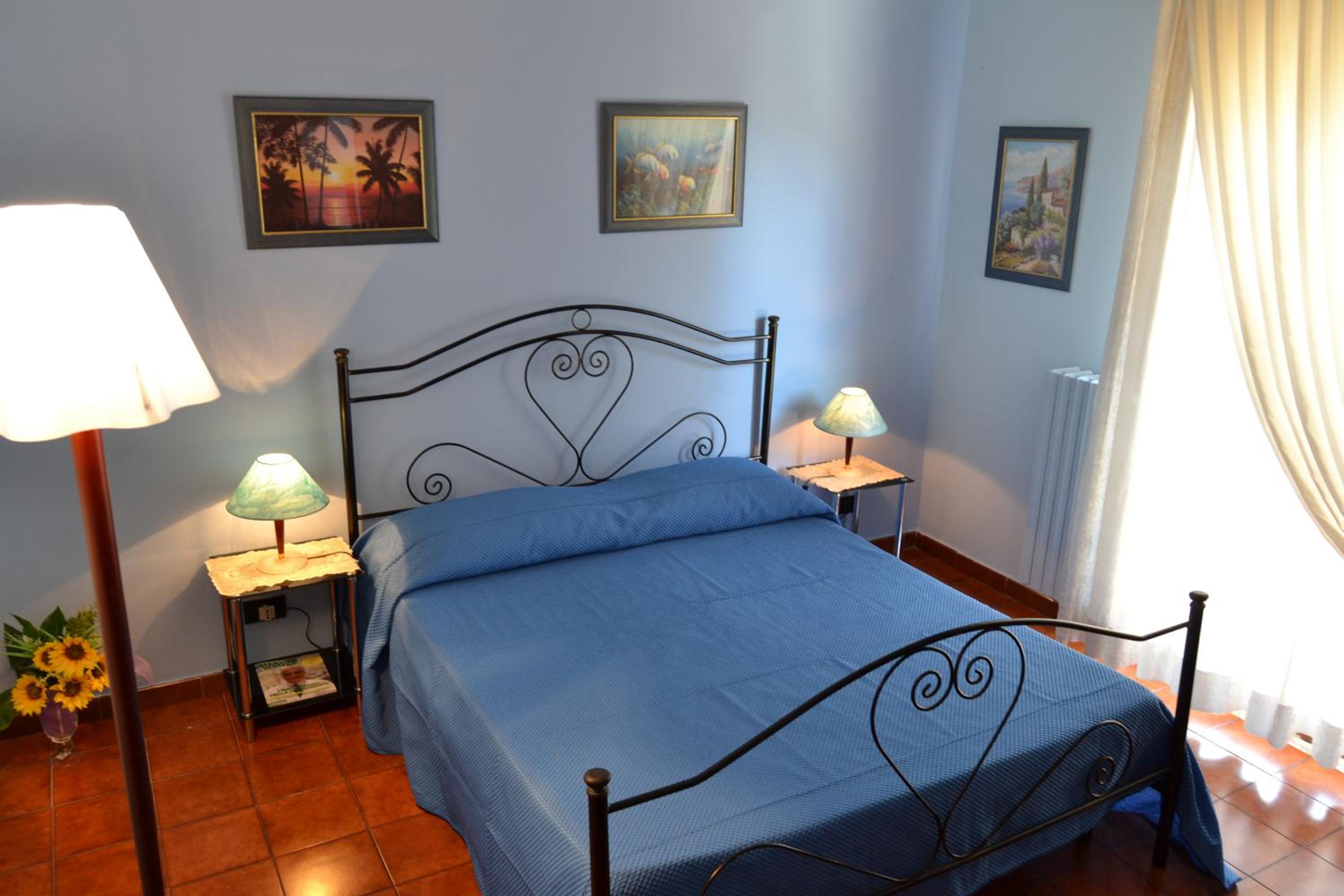 Twin or Double Room with Shared Bathroom photo 1