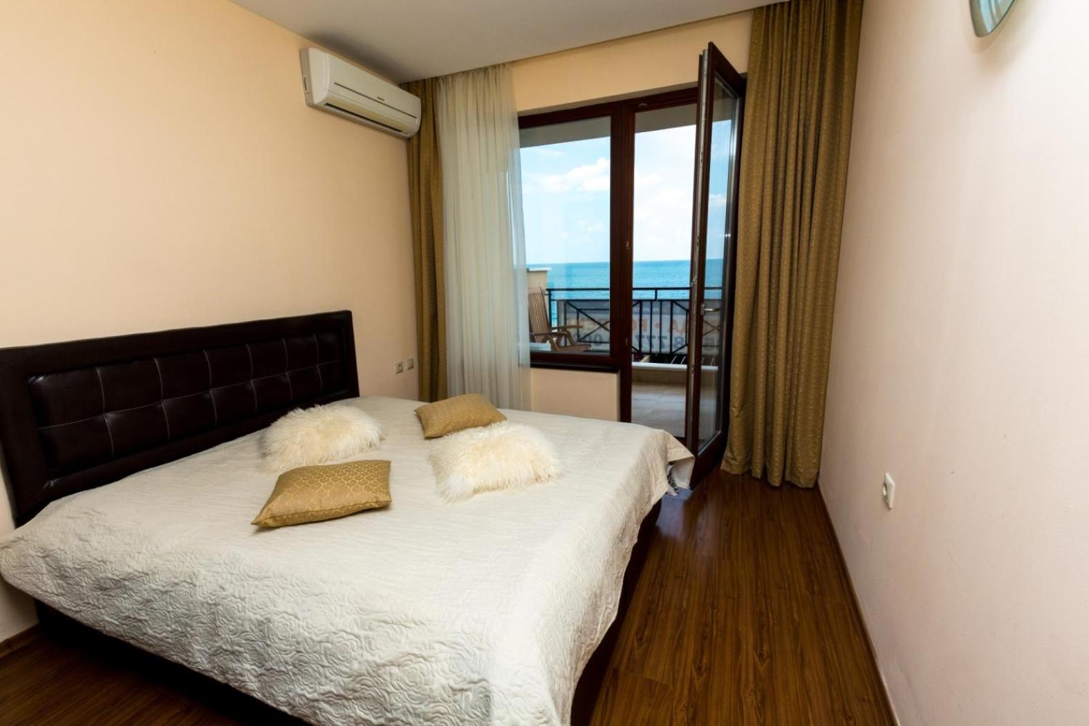 Apartment with Sea View photo 2