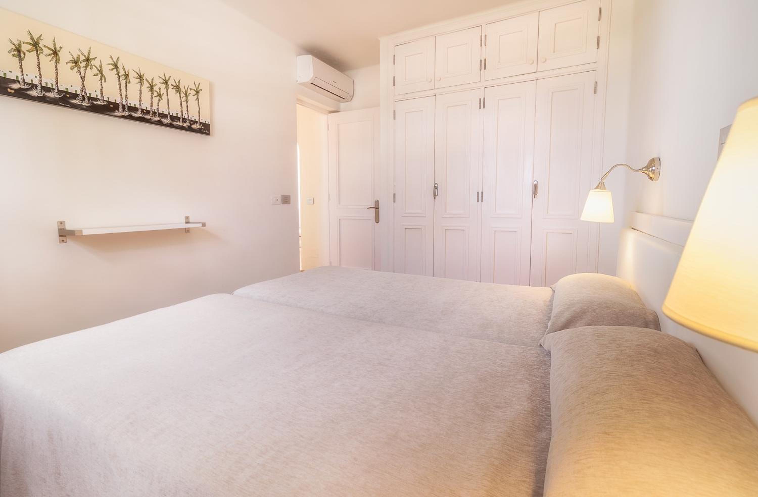 One-Bedroom Apartment (2 Adults + 1 Child) - Photo 1