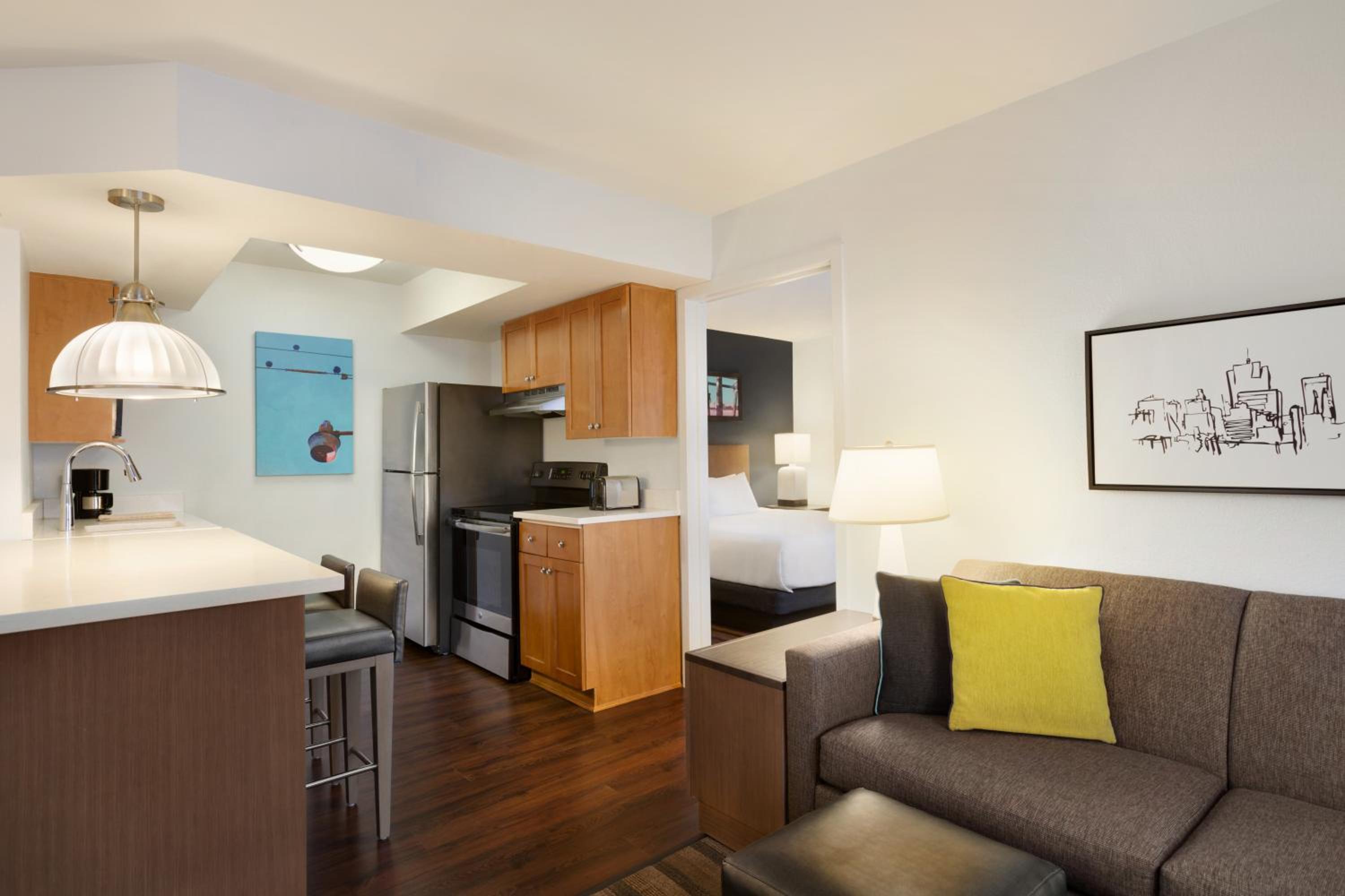 One-Bedroom King Suite with Roll-In Shower - Disability Access