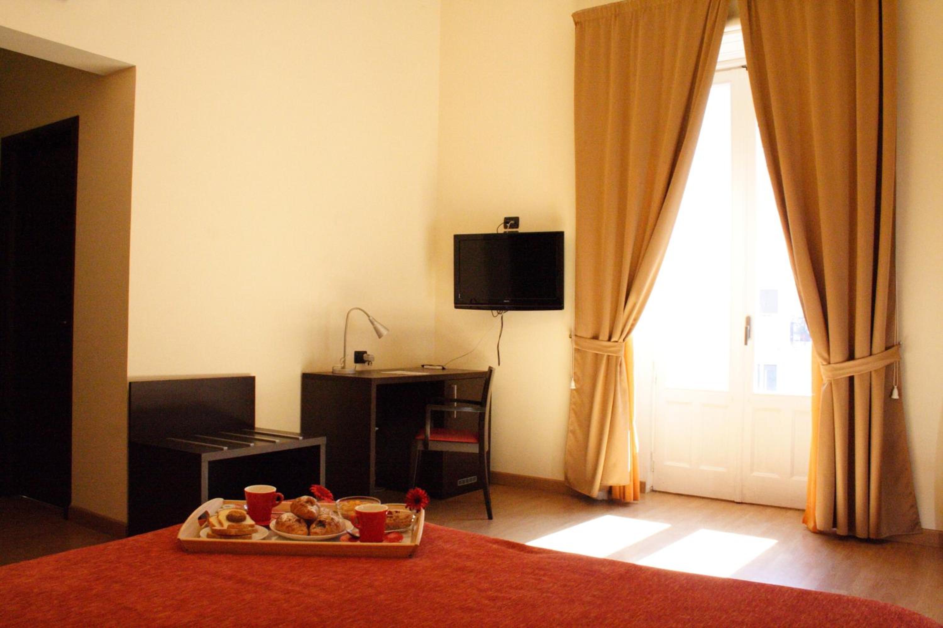 Double or Twin Room - Photo 3