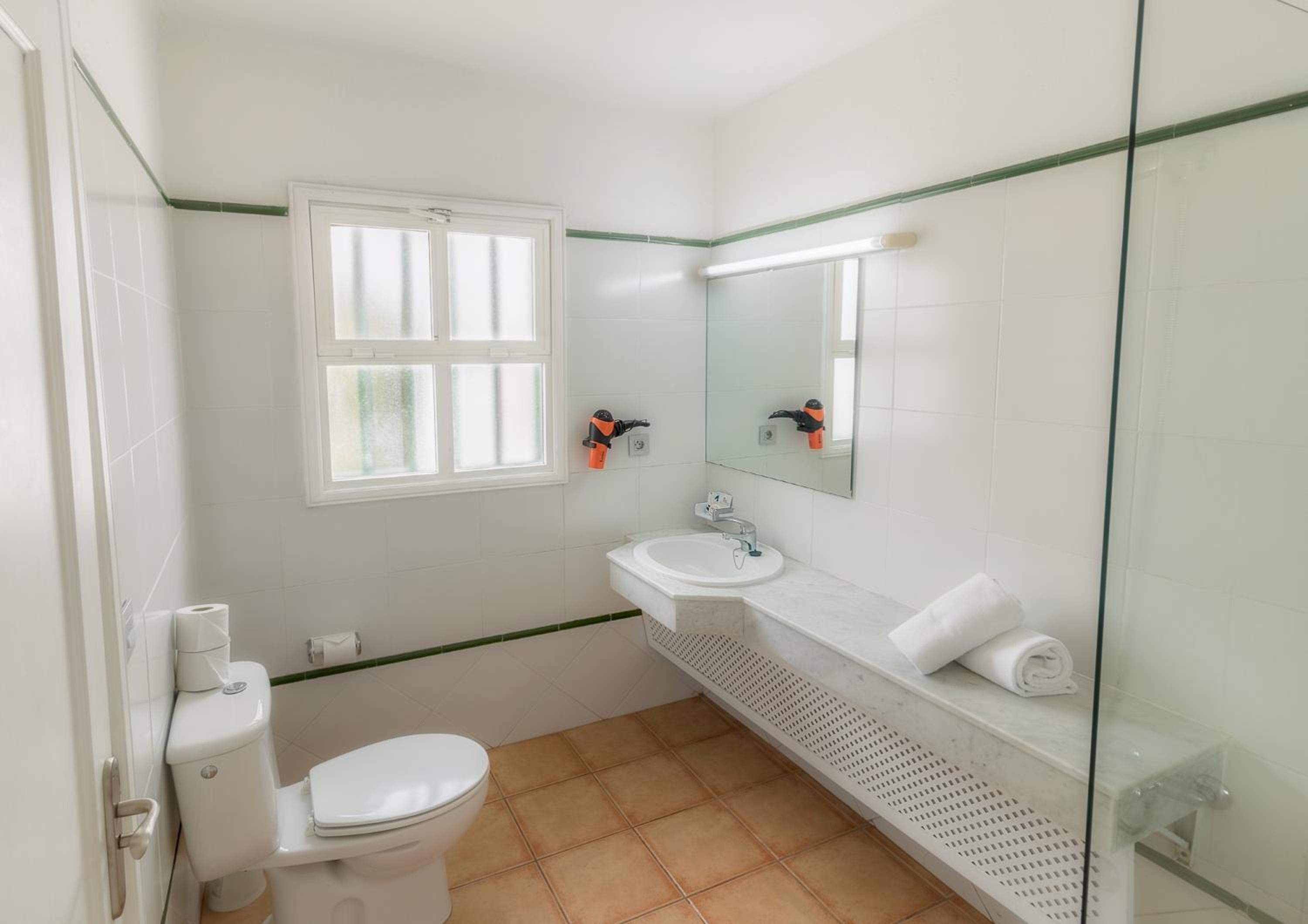 Two-Bedroom Apartment (4 Adults) - Photo 8