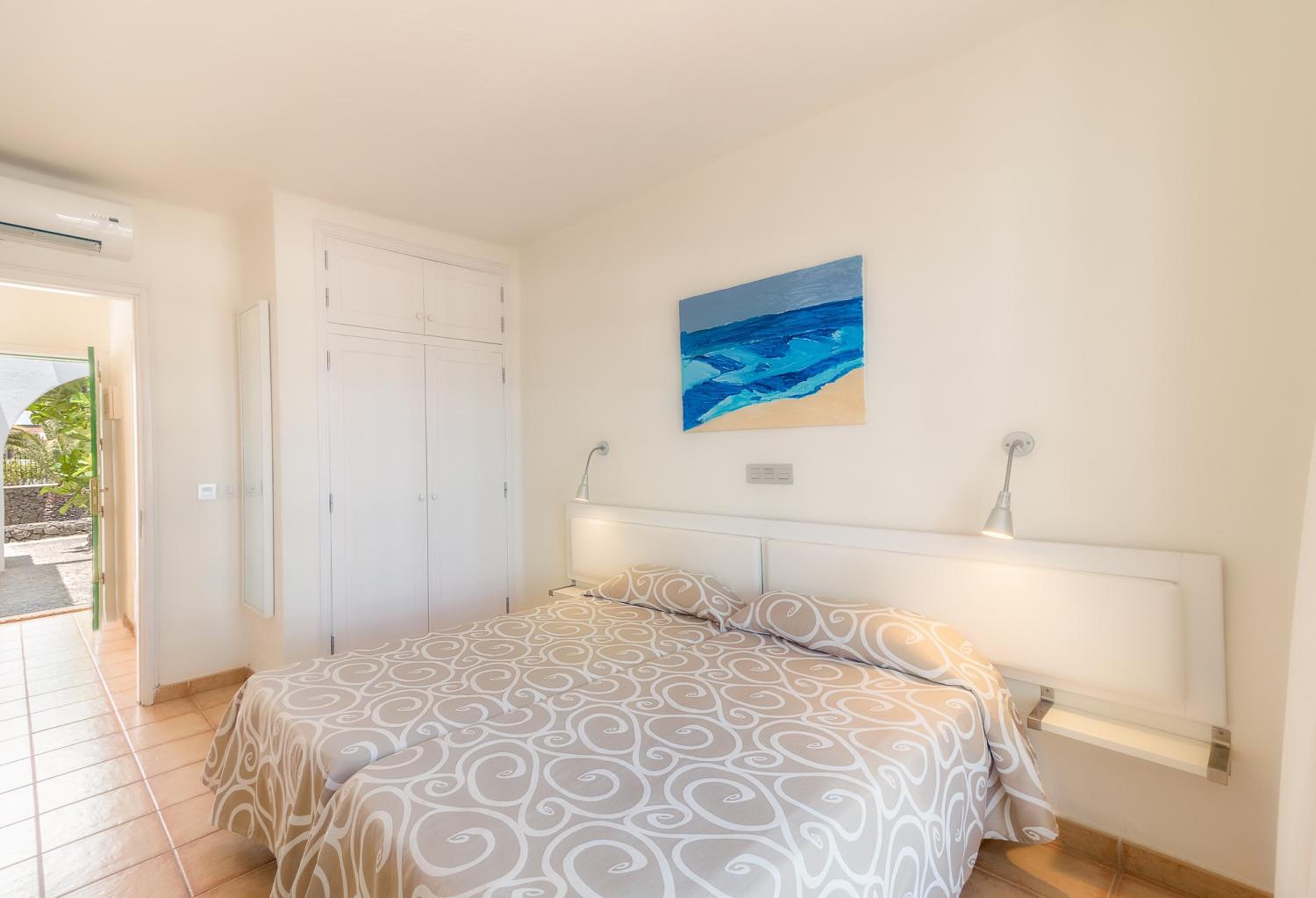 Two-Bedroom Apartment (4 Adults) - Photo 6