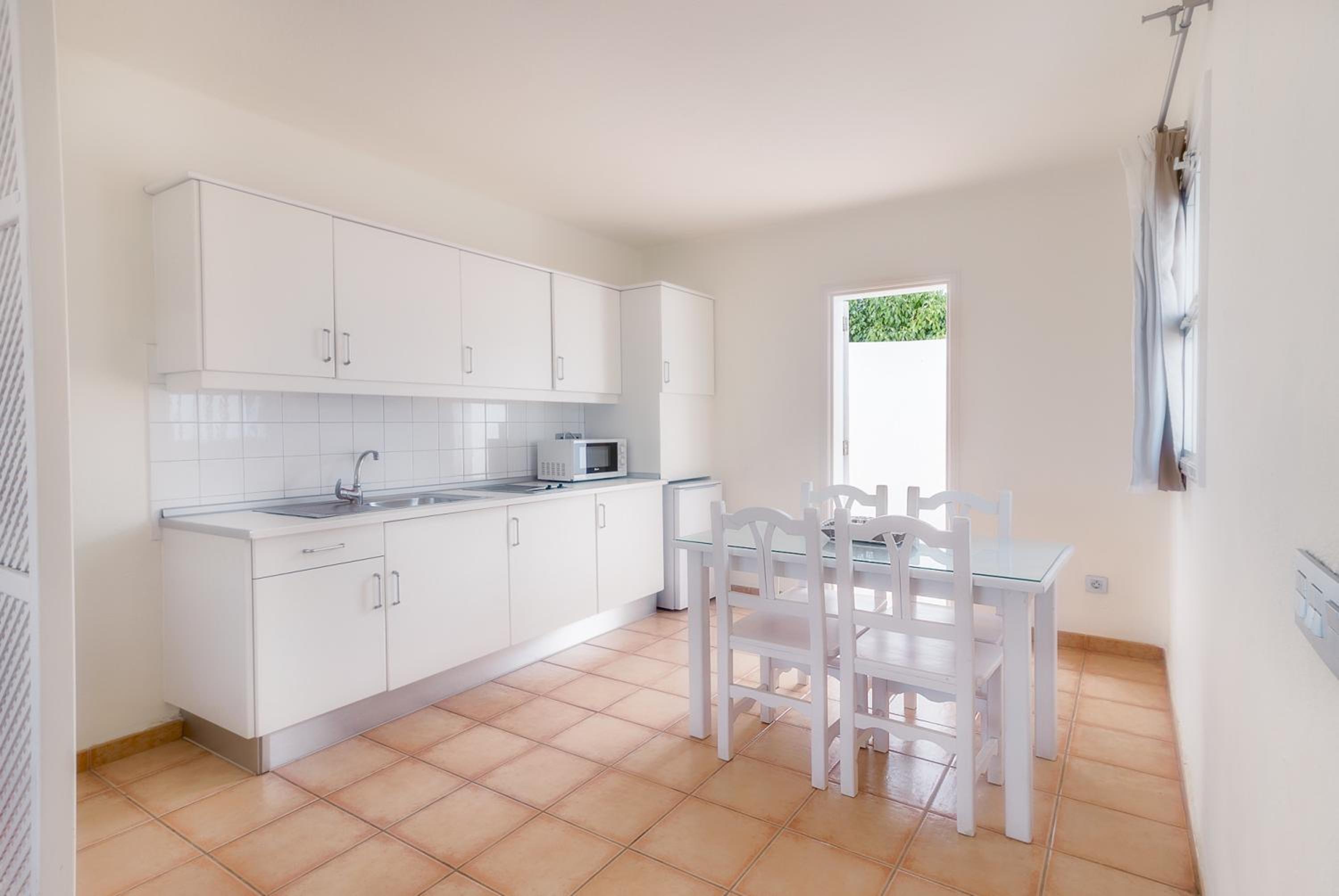 Two-Bedroom Apartment (4 Adults) - Photo 4