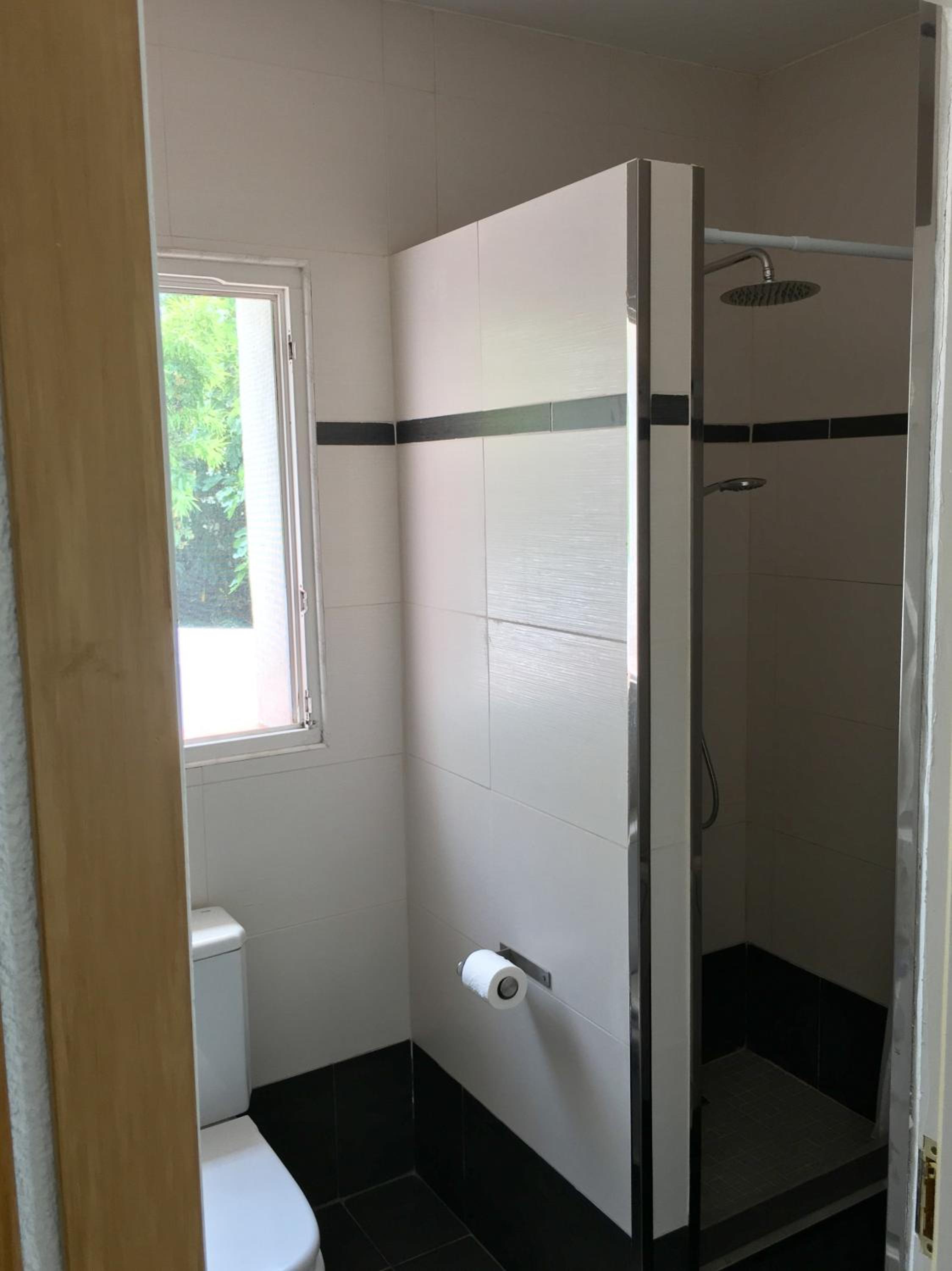 Twin Room with Bathroom photo 3