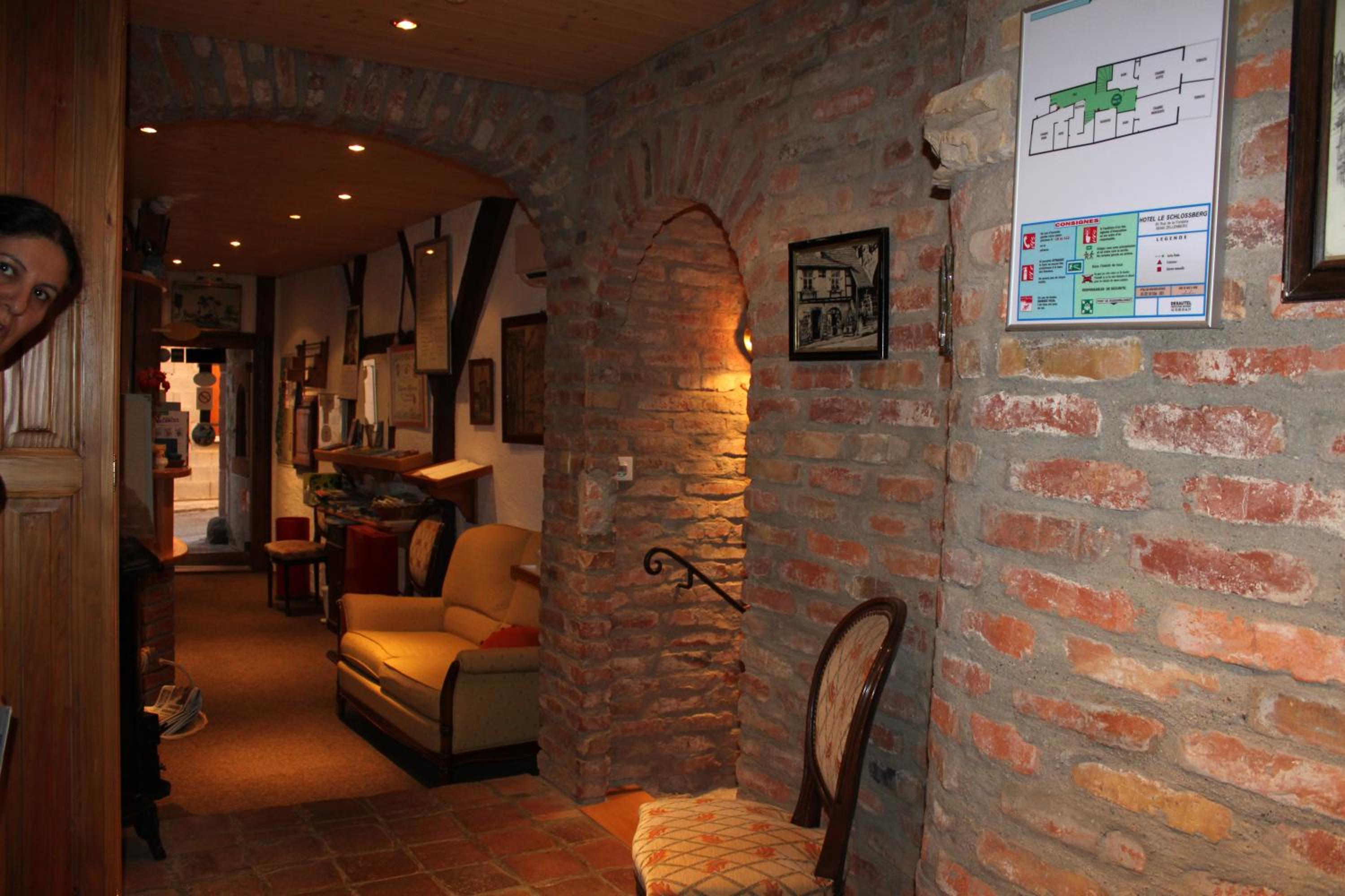 Twin Room - Photo 17