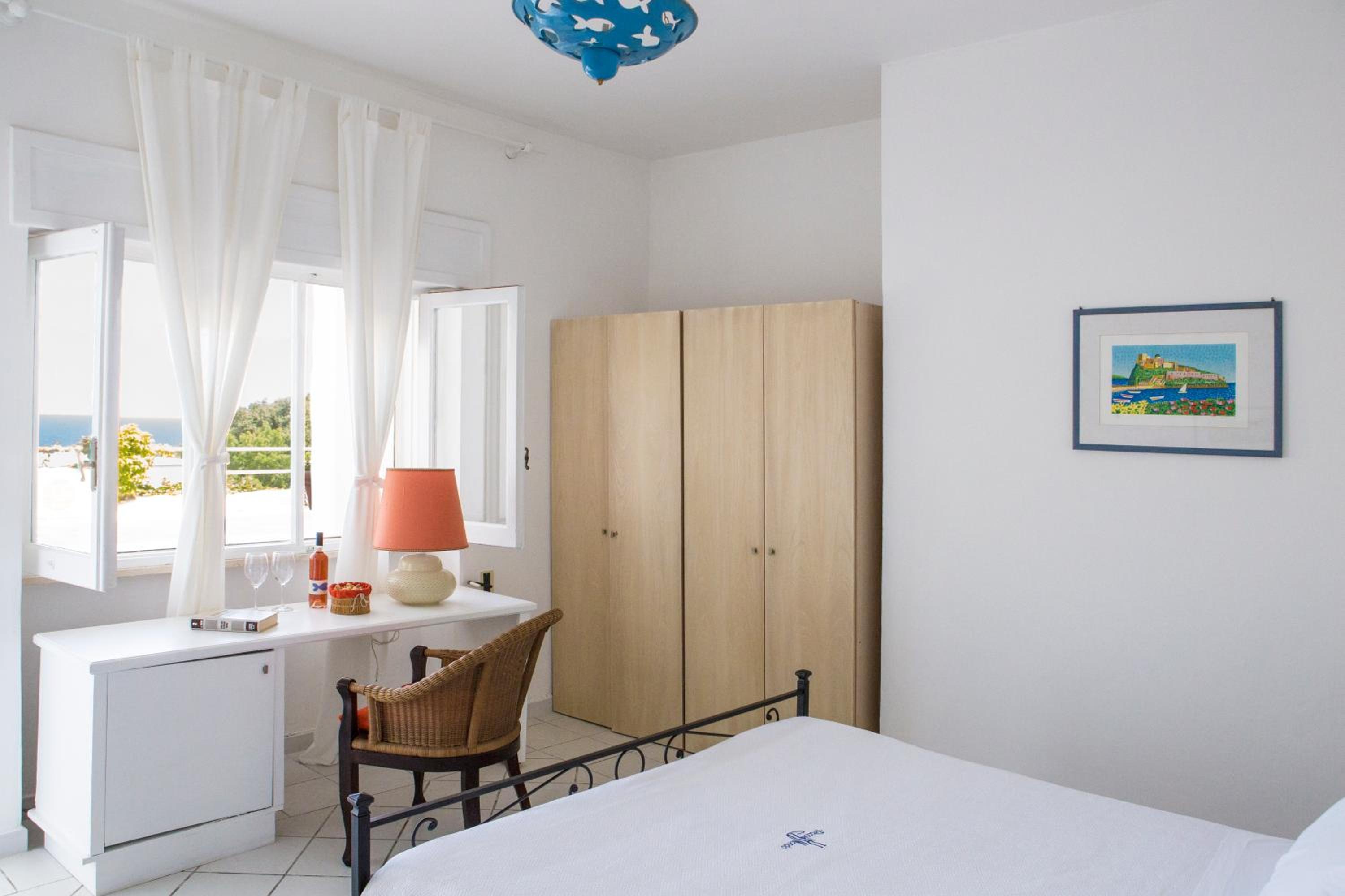 Double Room - Photo 4