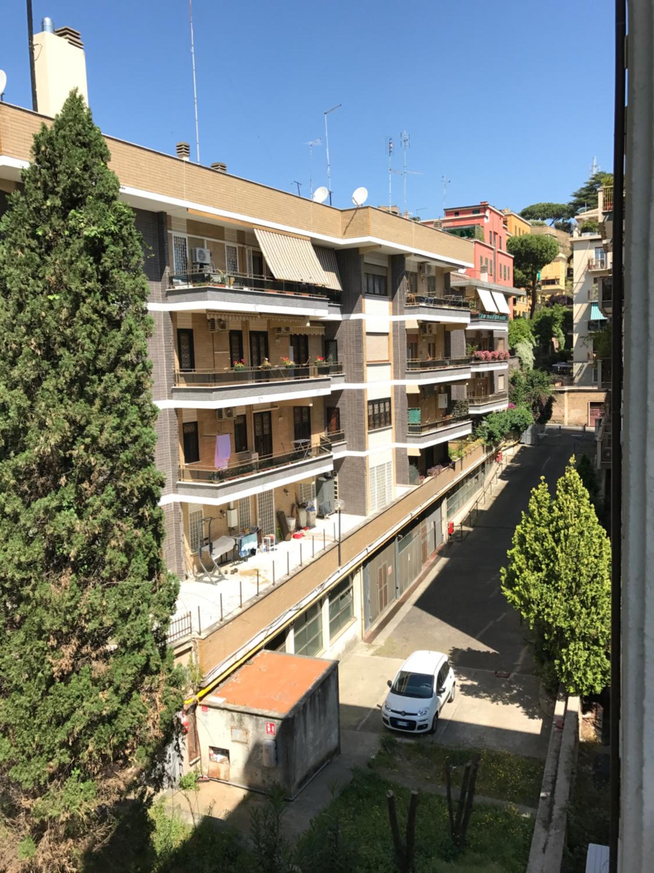 Deluxe Double Room with Balcony photo 2