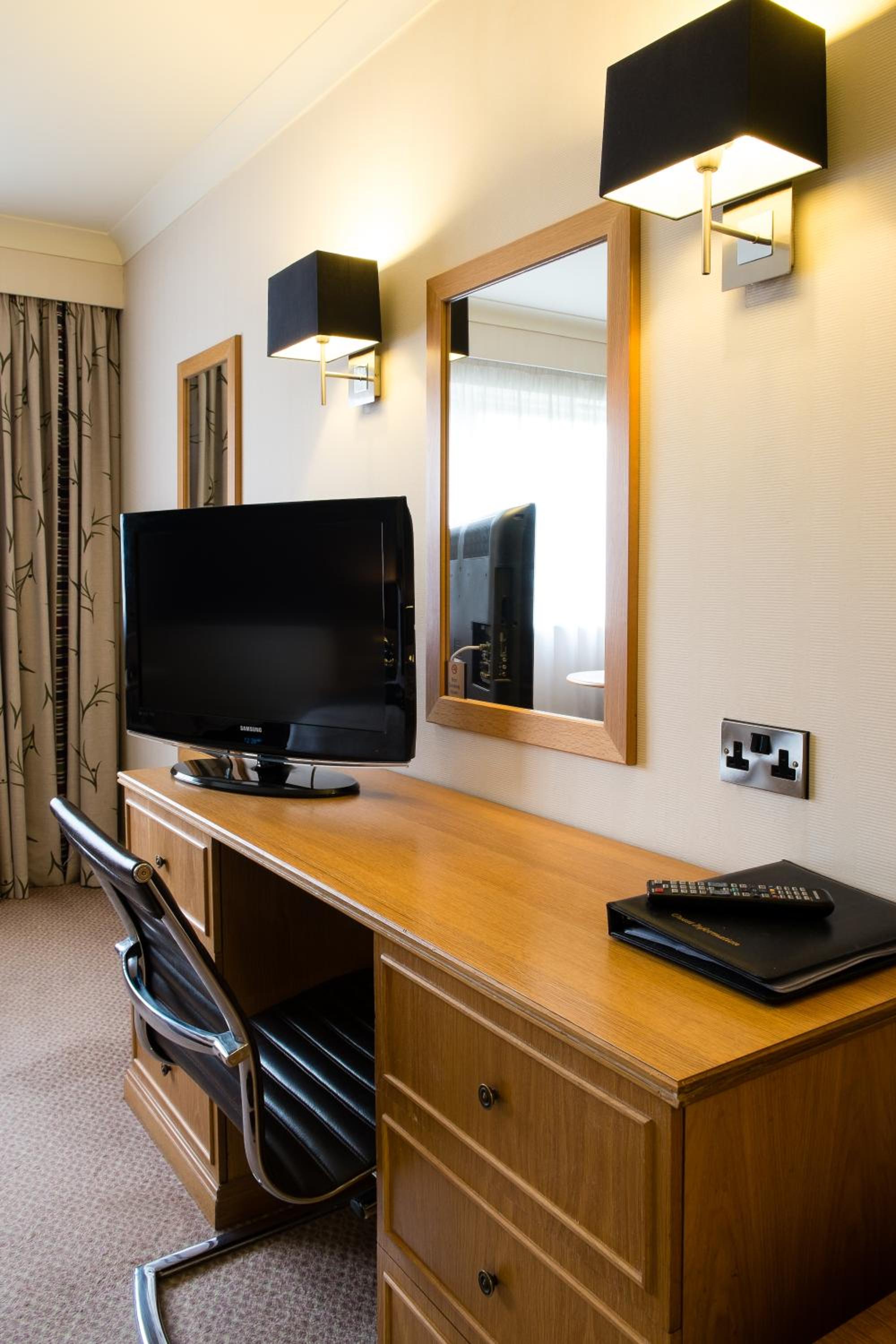 Standard Twin Room - Photo 1